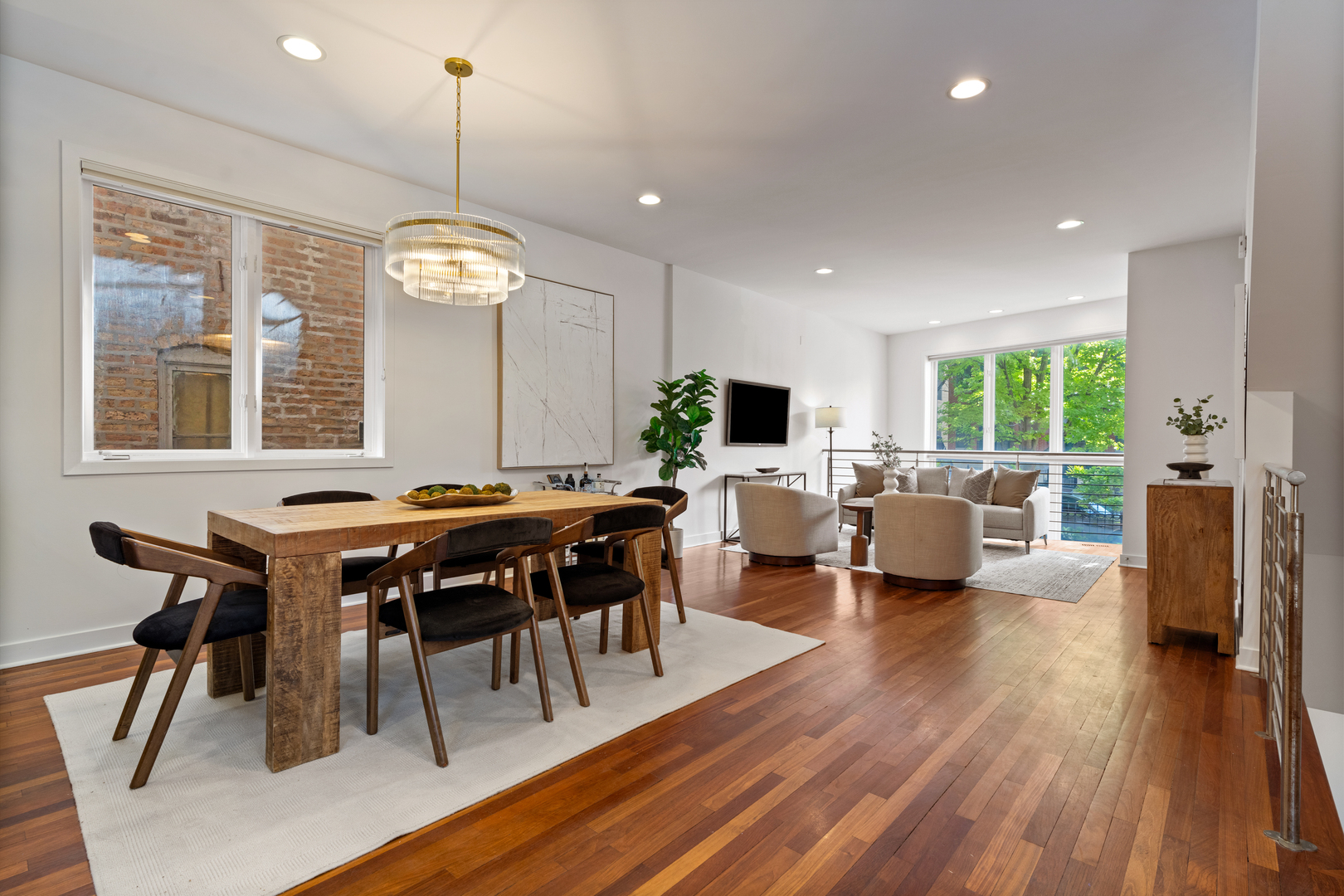 1061 N Marshfield Avenue Unit: 1