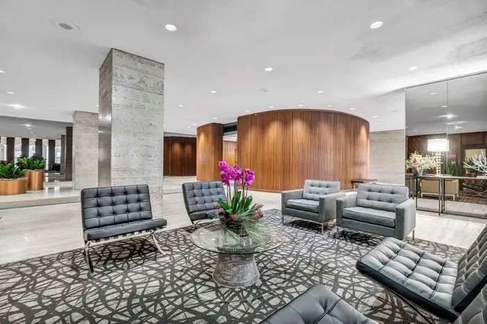 6033 N Sheridan Road Unit: 20H