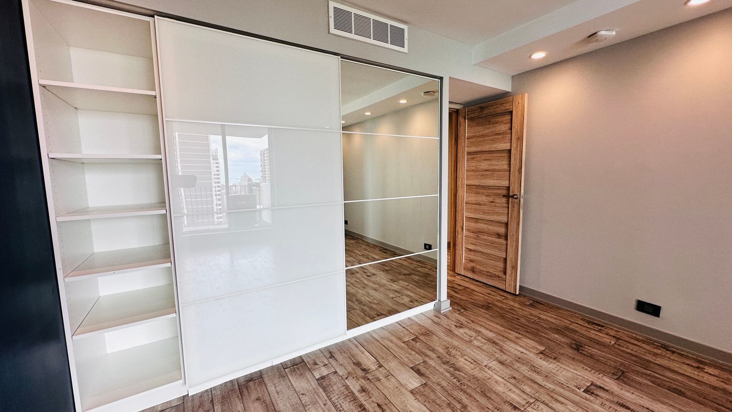 6033 N Sheridan Road Unit: 20H