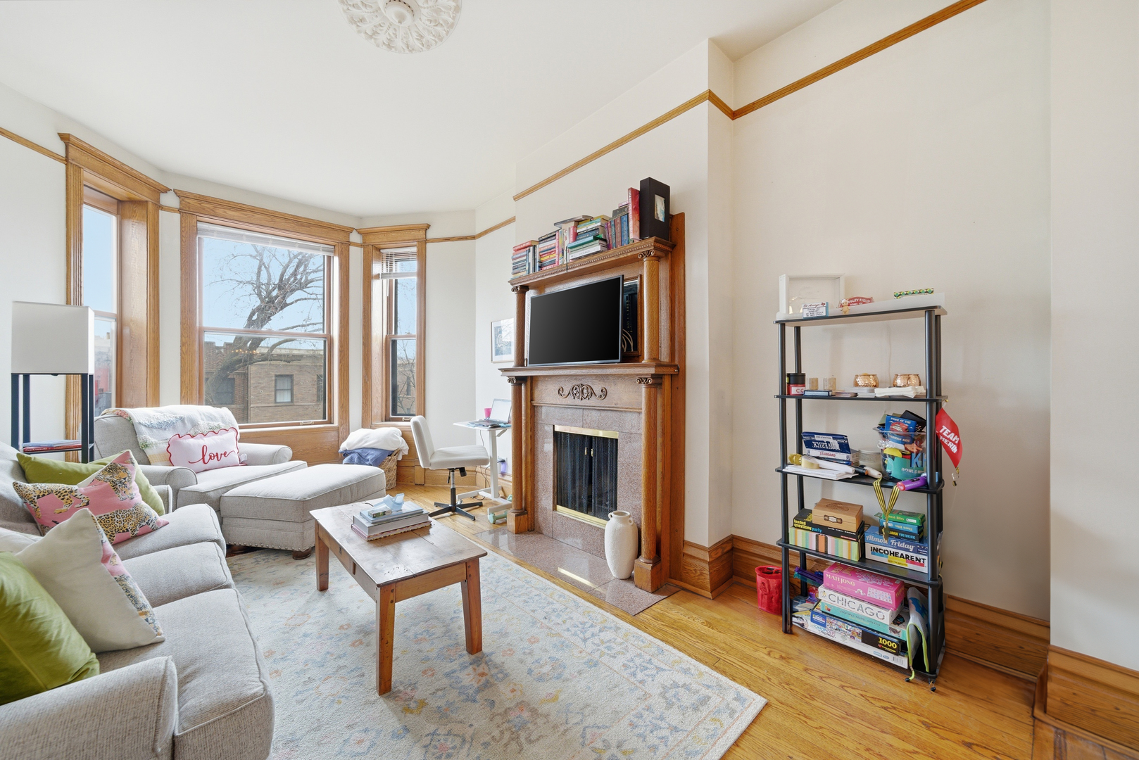 849 W NEWPORT Avenue Unit: 3