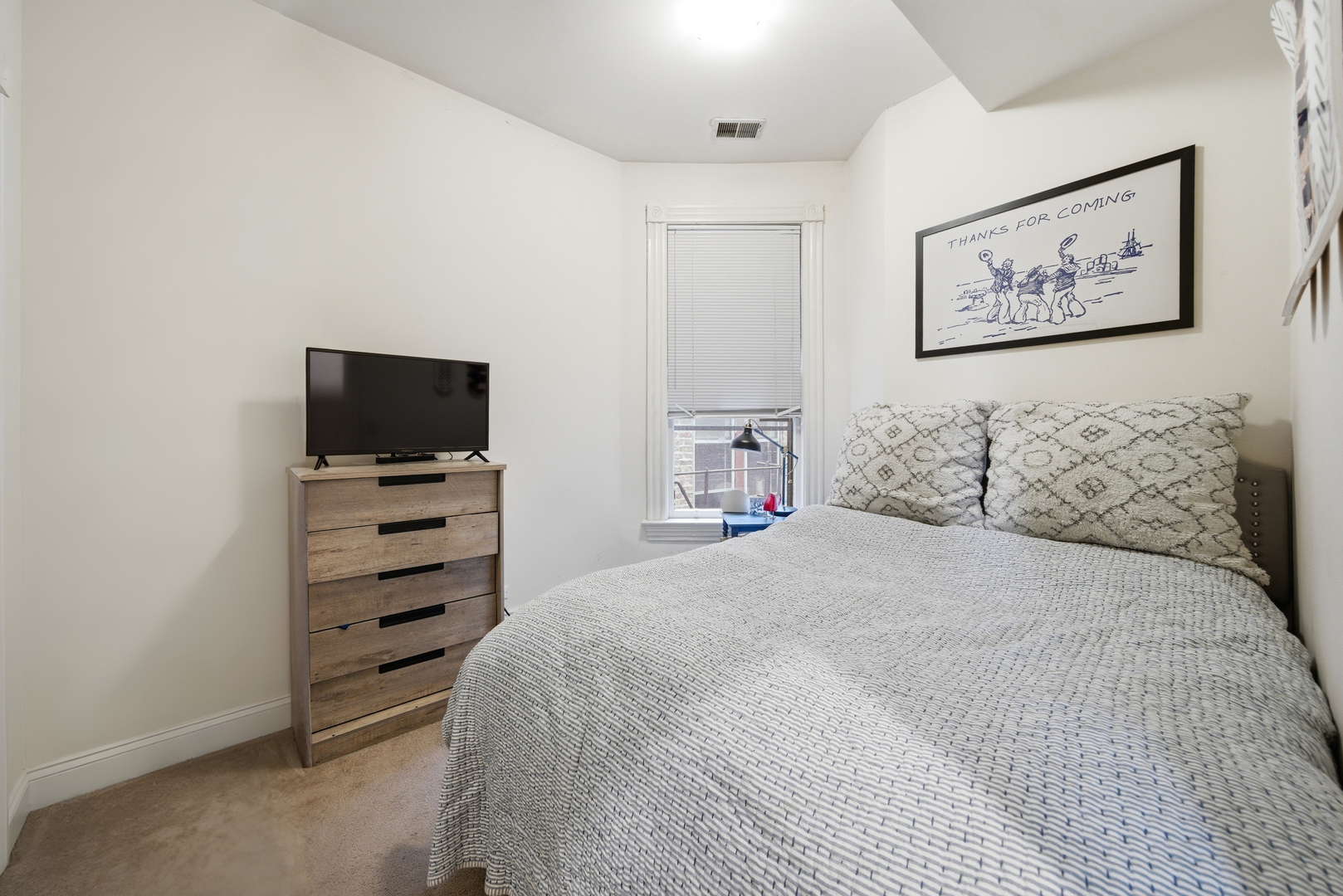 849 W NEWPORT Avenue Unit: 3