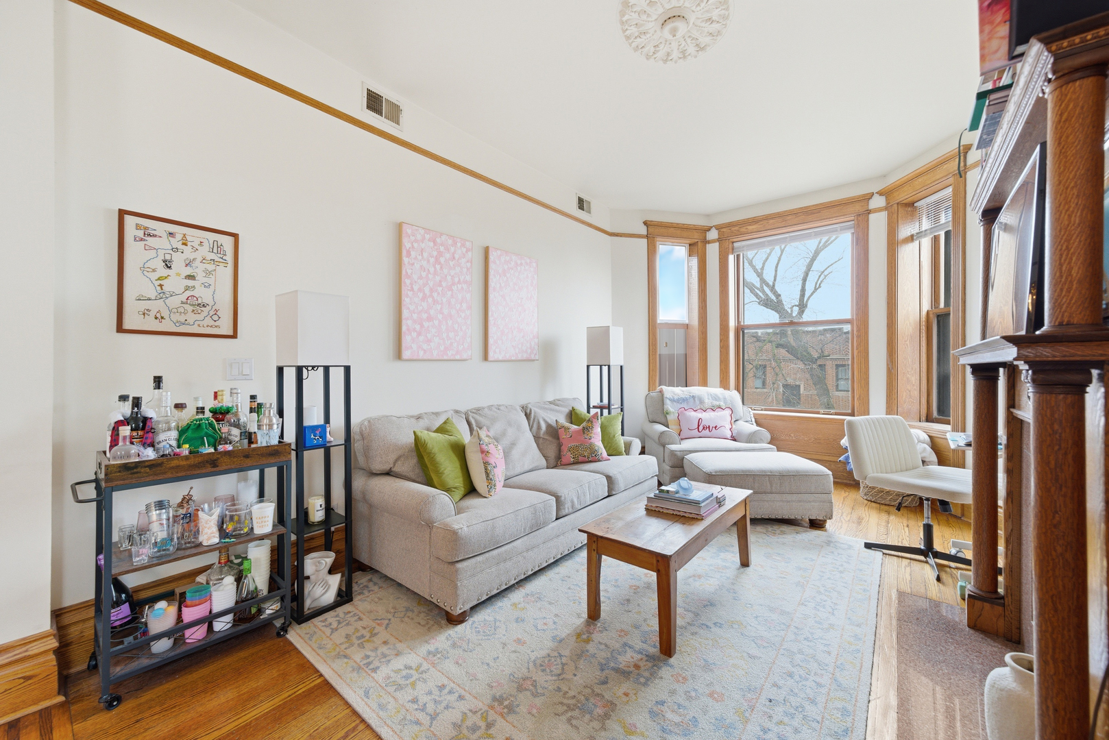 849 W NEWPORT Avenue Unit: 3