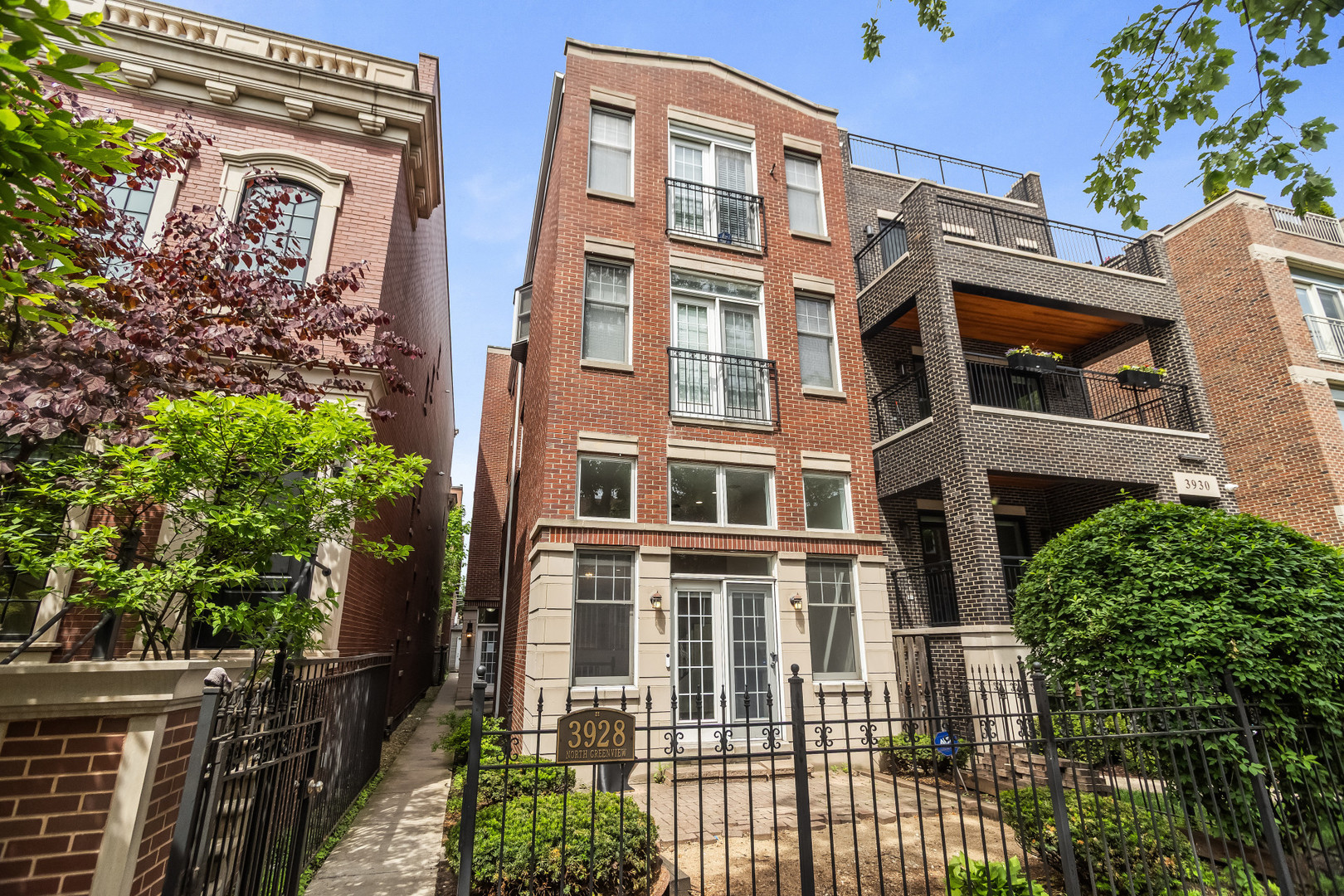 3928 N GREENVIEW Avenue Unit: 1