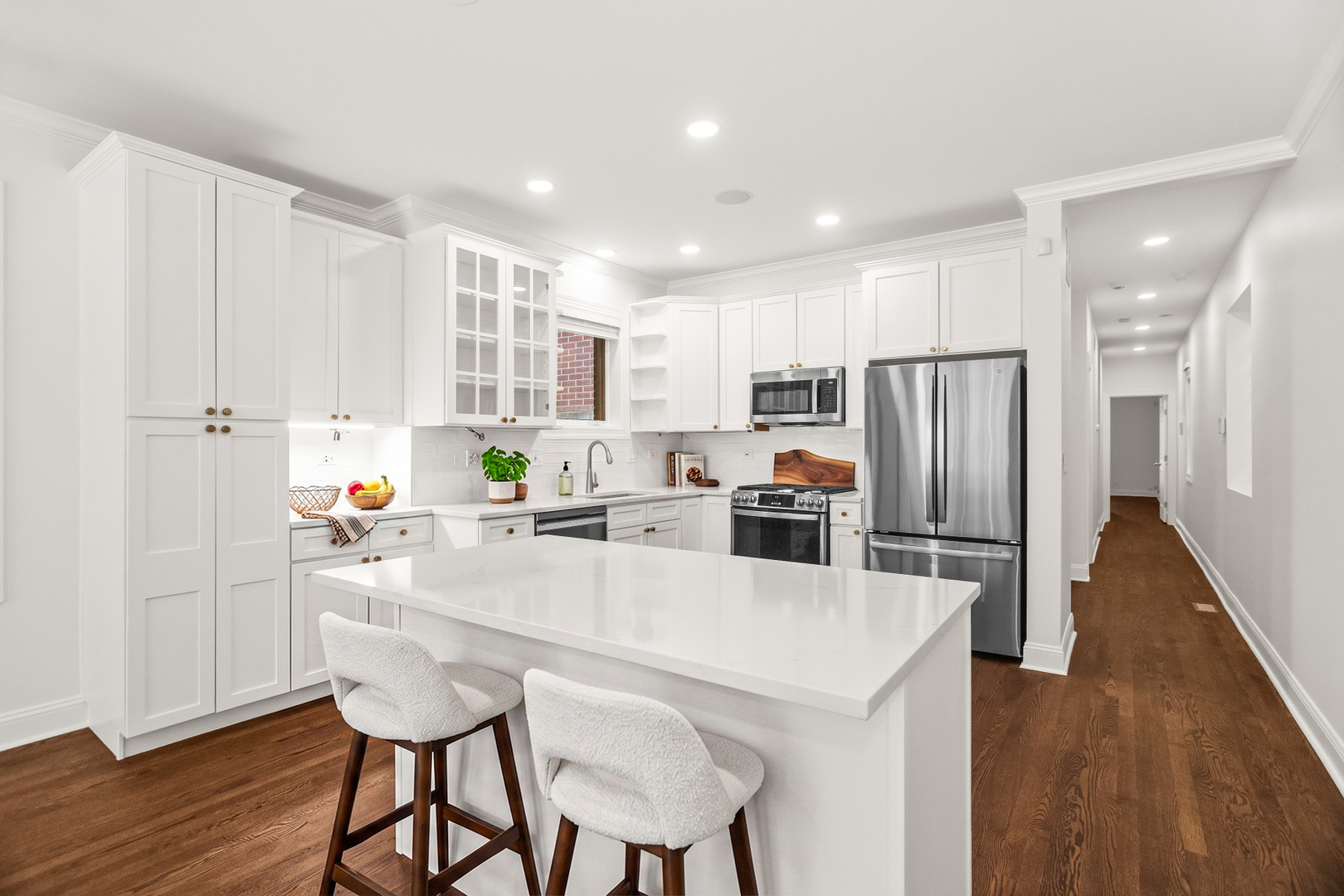 3928 N GREENVIEW Avenue Unit: 1