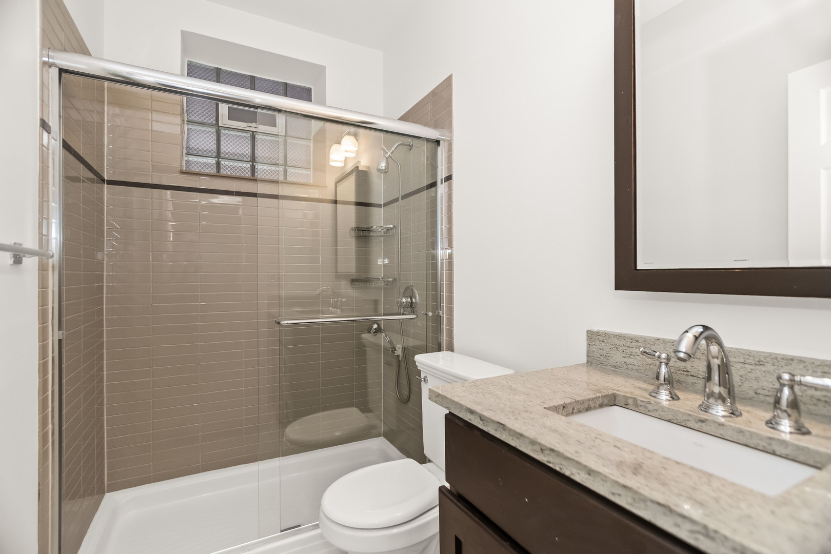 3928 N GREENVIEW Avenue Unit: 1