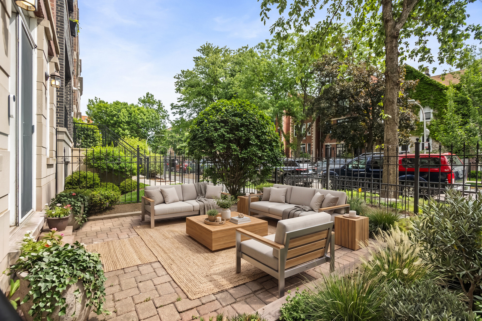 3928 N GREENVIEW Avenue Unit: 1