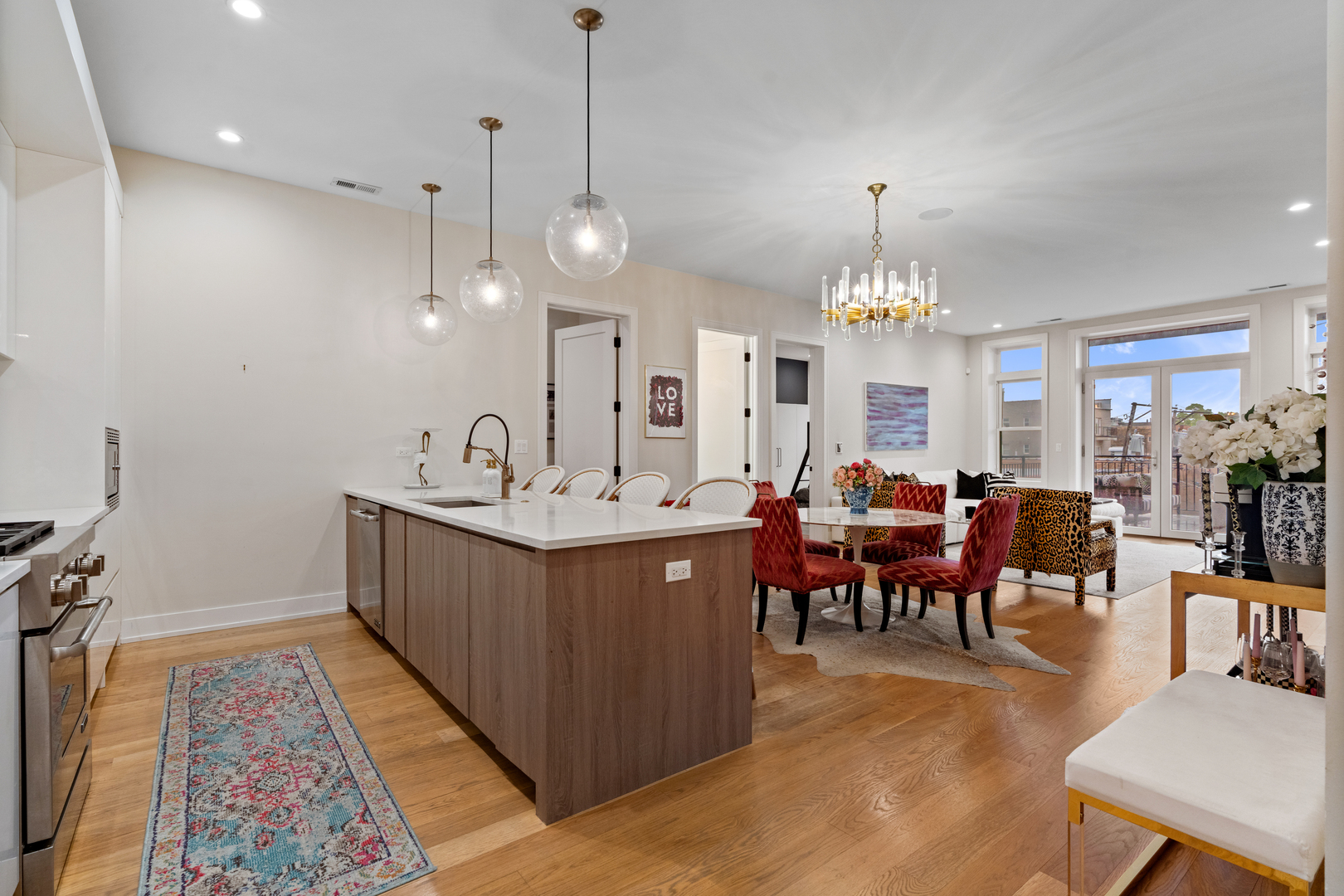 1938 W Augusta Boulevard Unit: 304