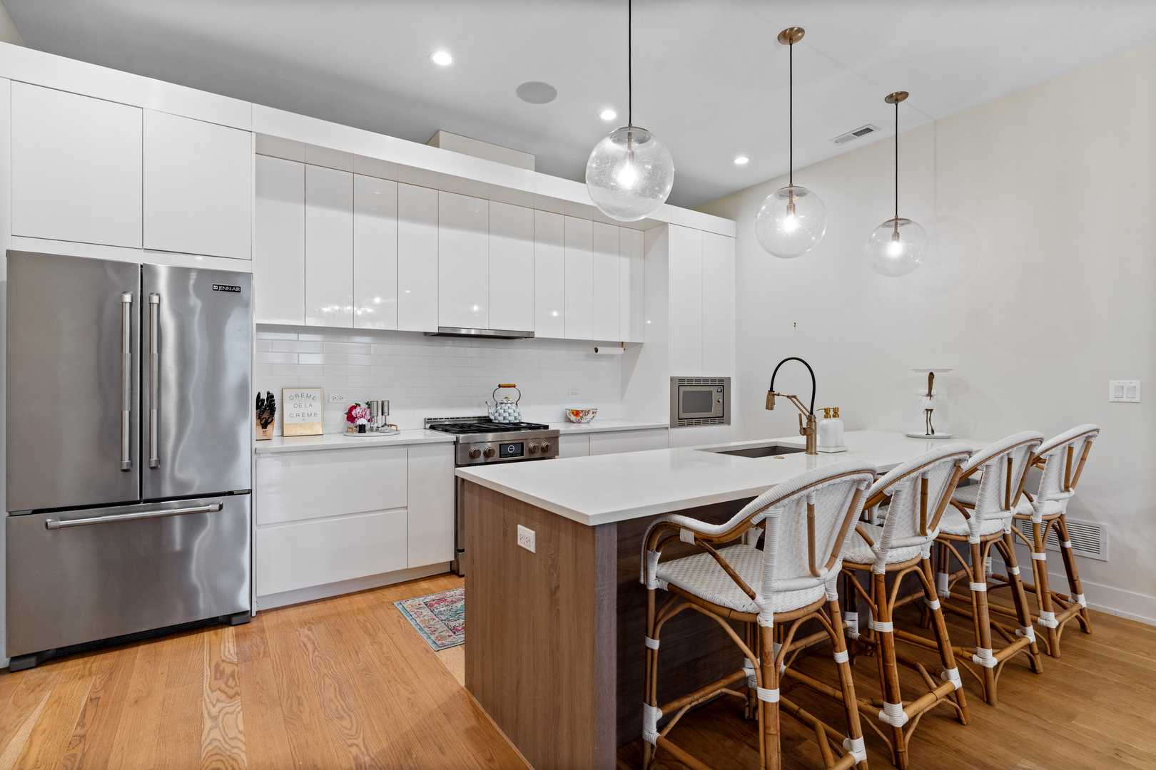 1938 W Augusta Boulevard Unit: 304