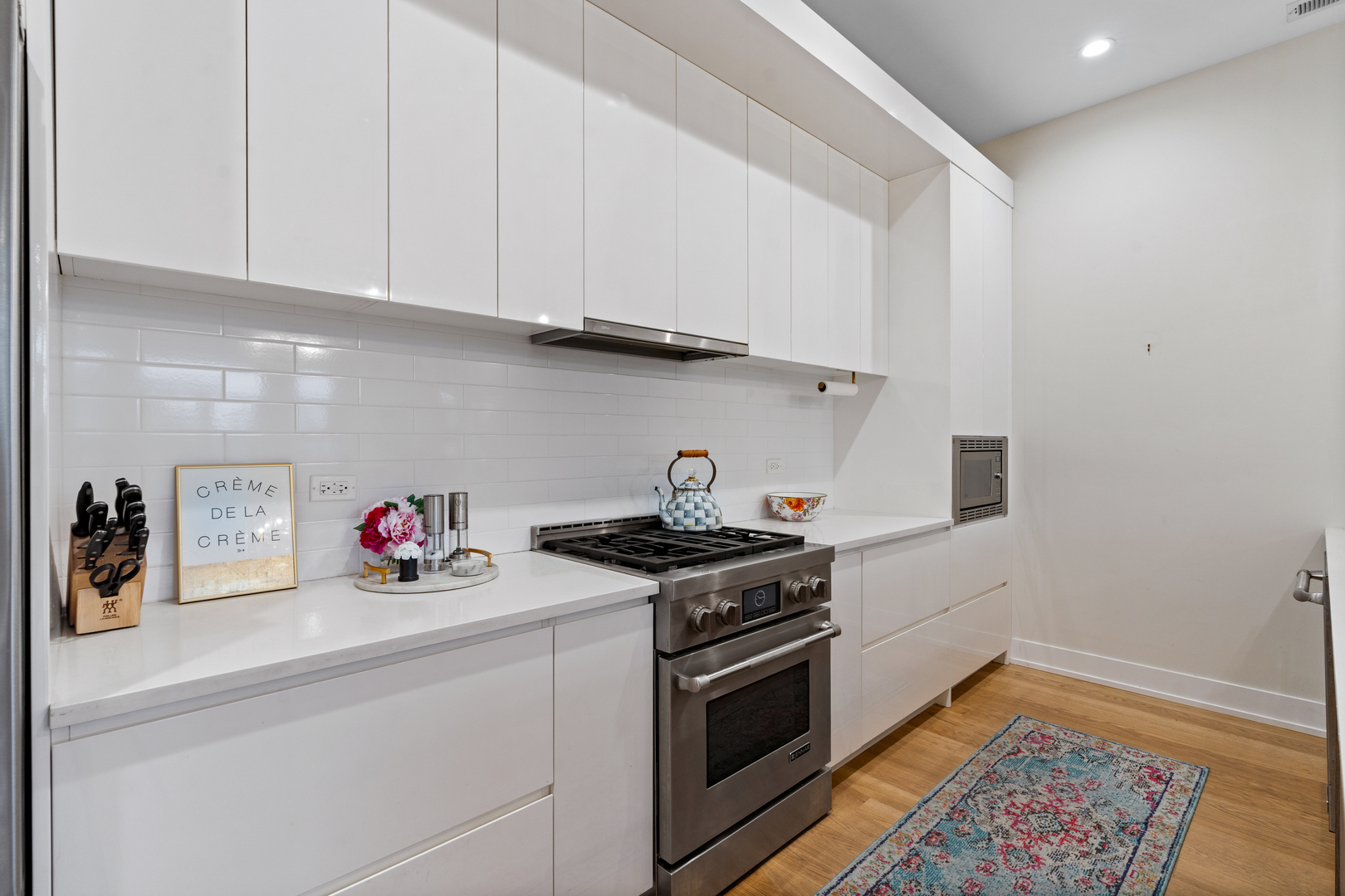 1938 W Augusta Boulevard Unit: 304