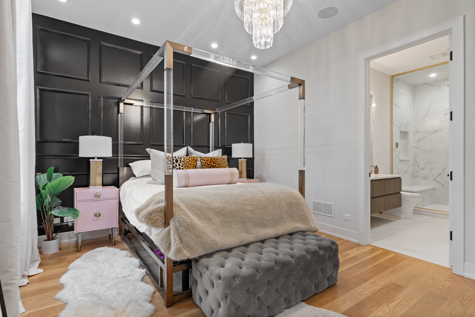 1938 W Augusta Boulevard Unit: 304