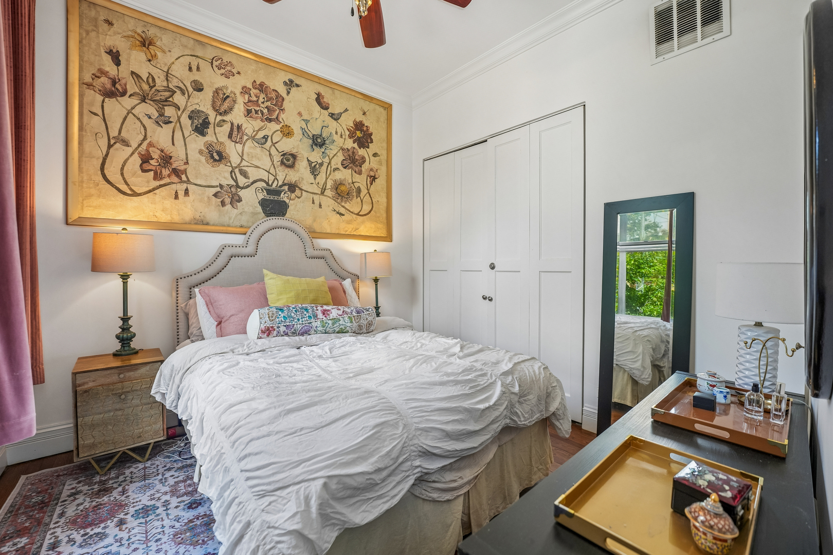 223 W Wisconsin Street Unit: 2B