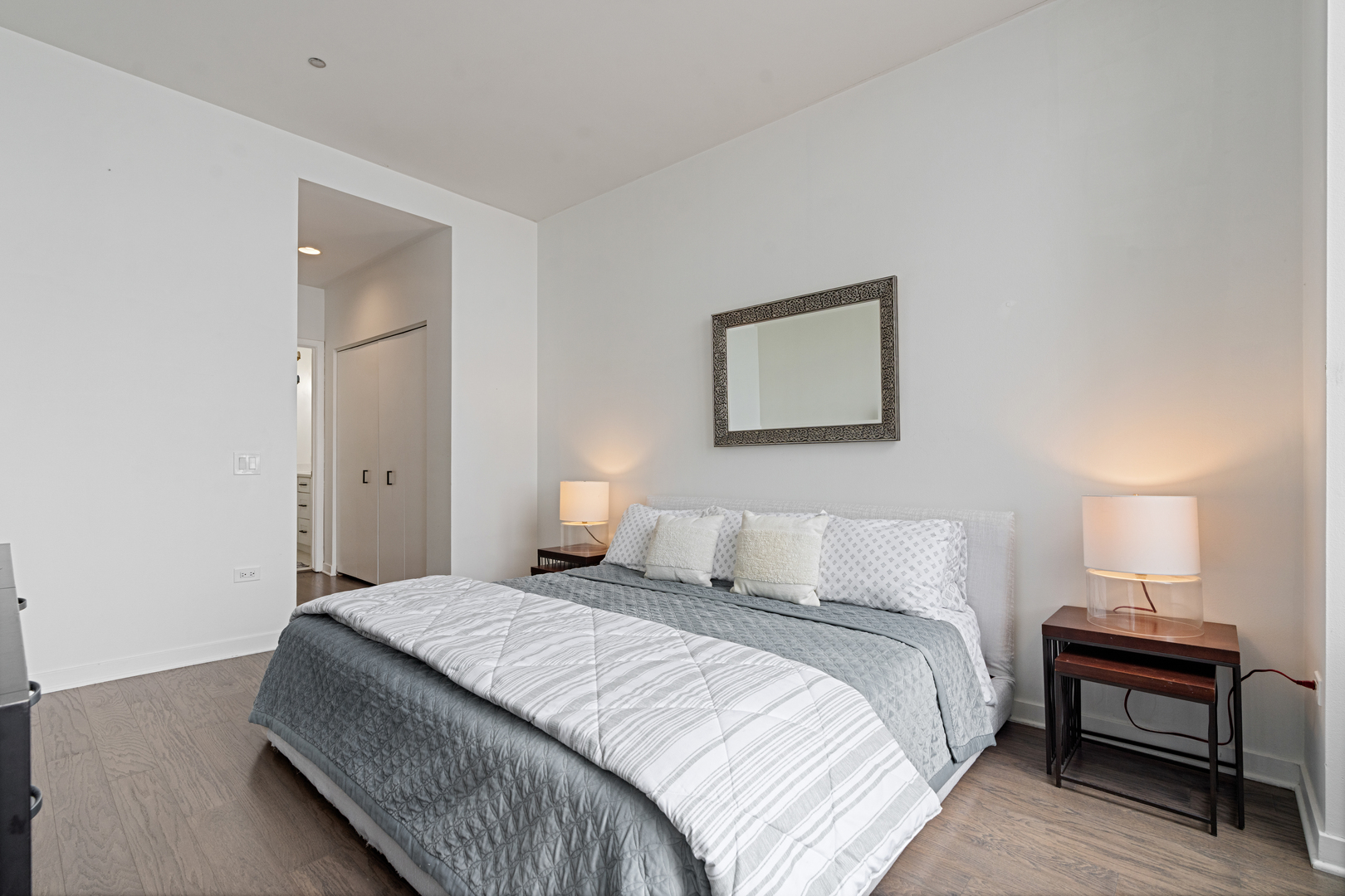 720 N LARRABEE Street Unit: 1709