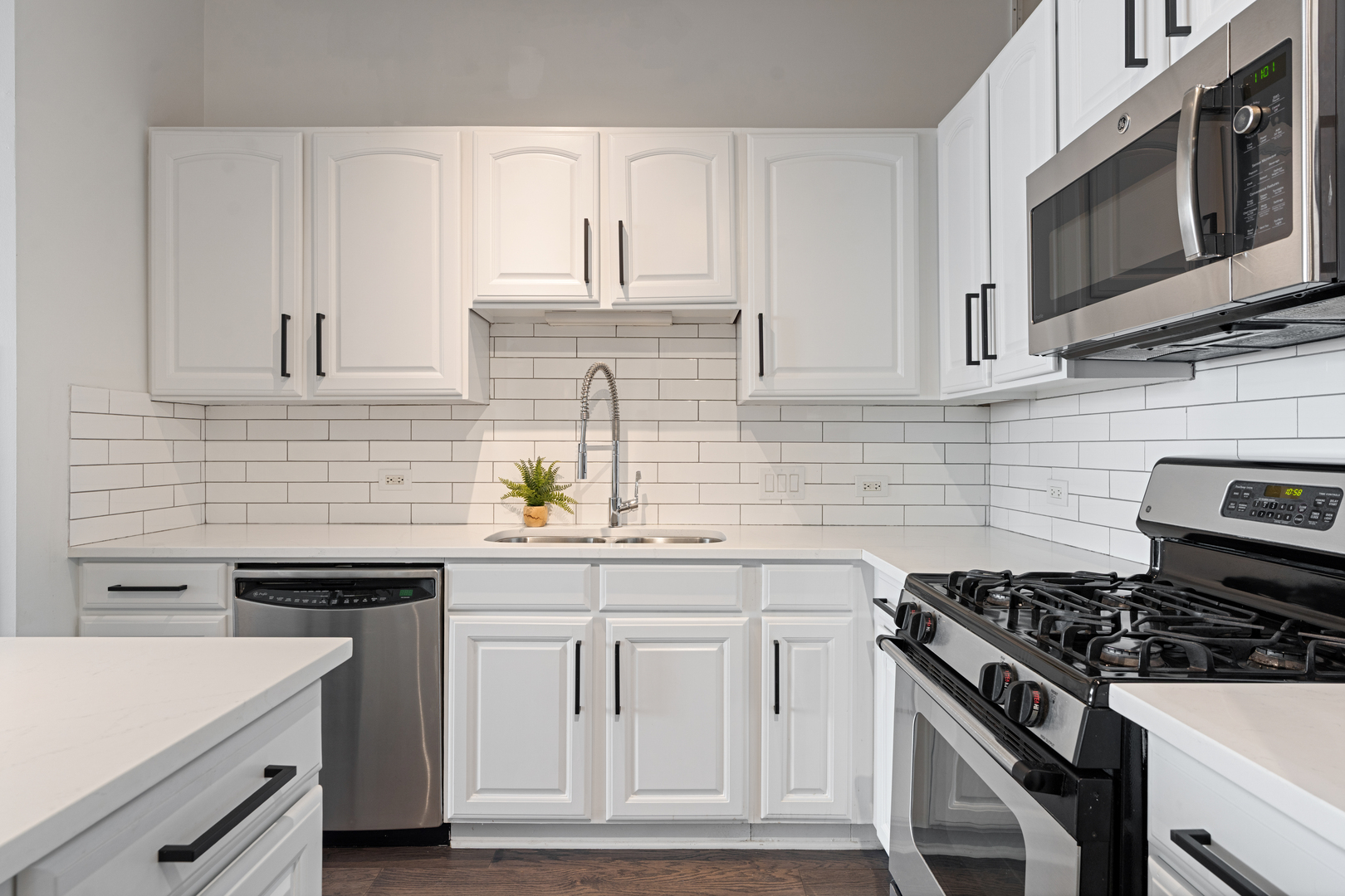 720 N LARRABEE Street Unit: 1709