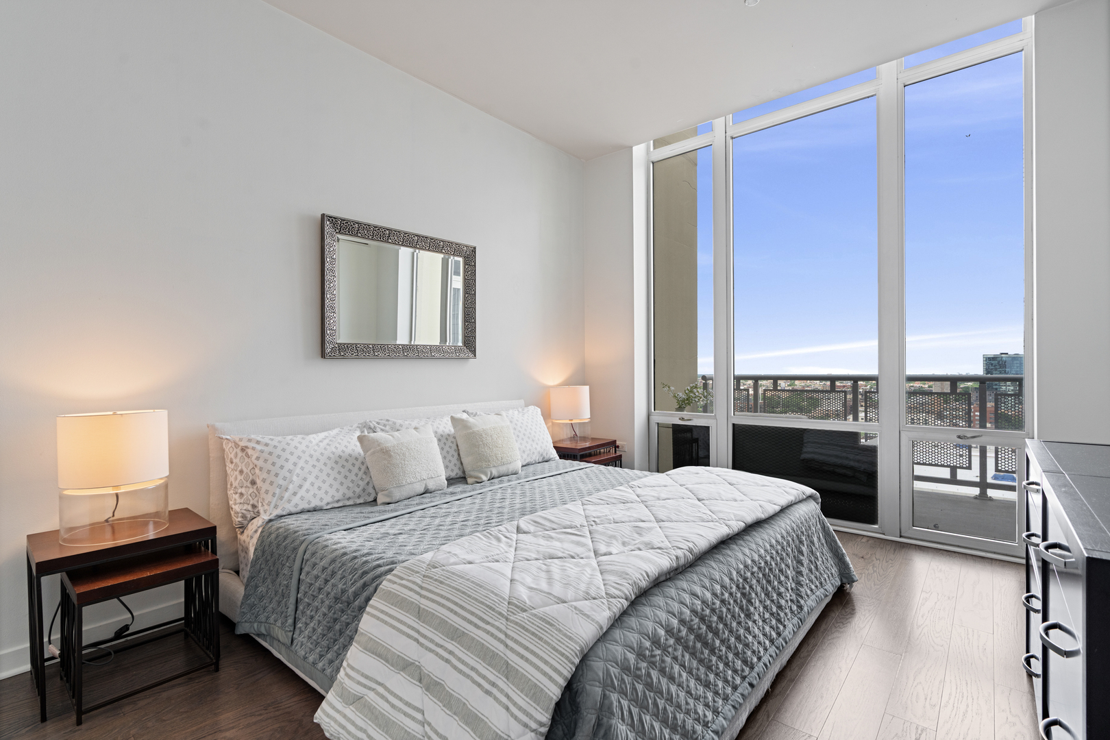 720 N LARRABEE Street Unit: 1709