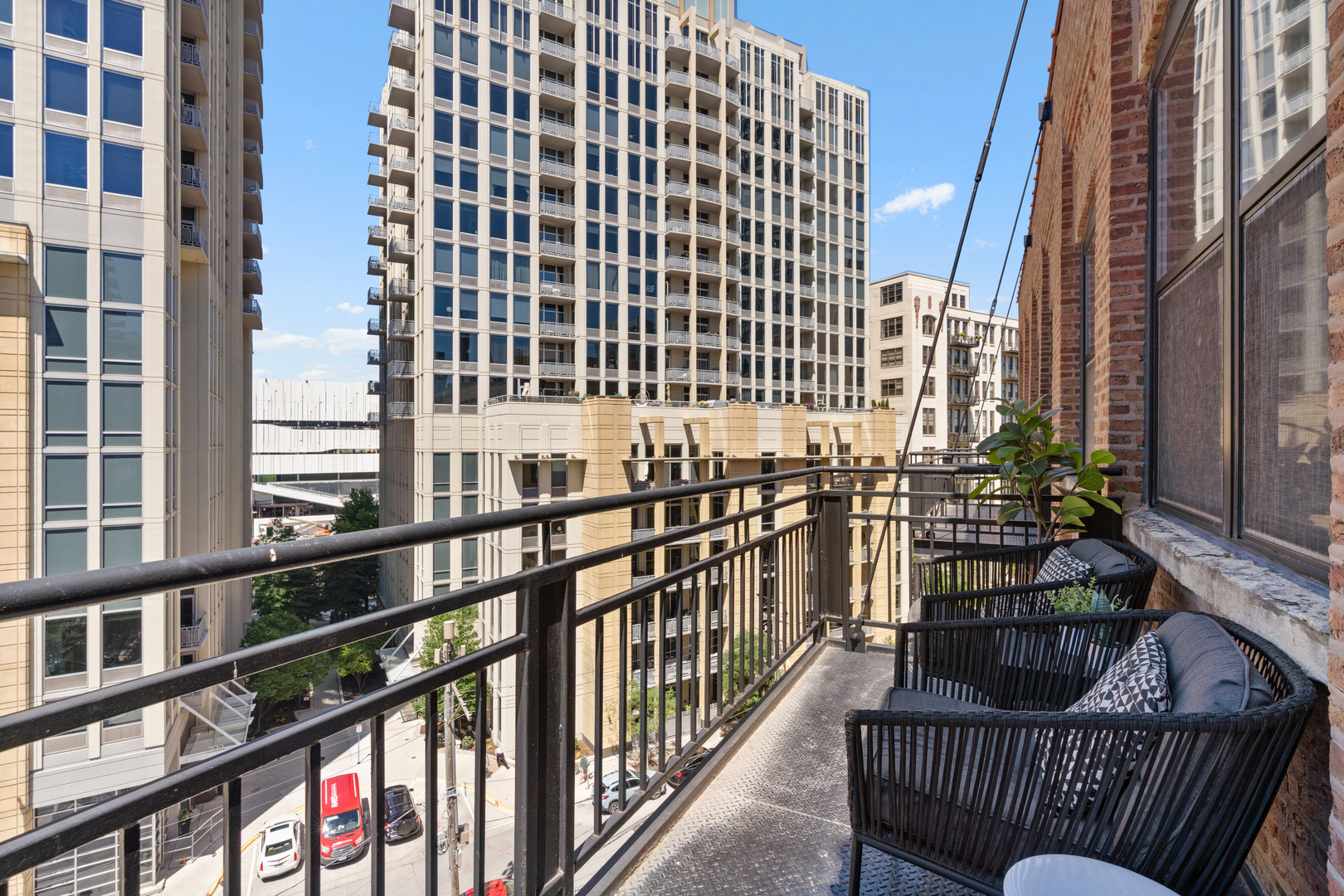 520 W Huron Street Unit: 620