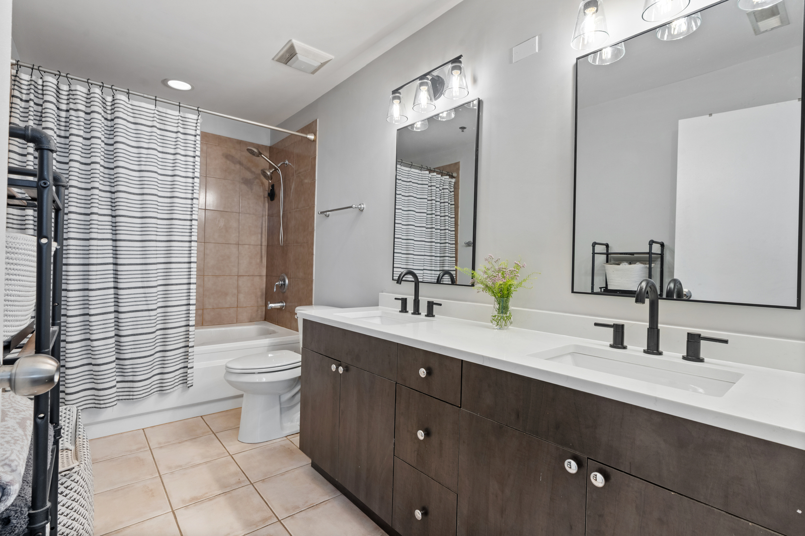 520 W Huron Street Unit: 620