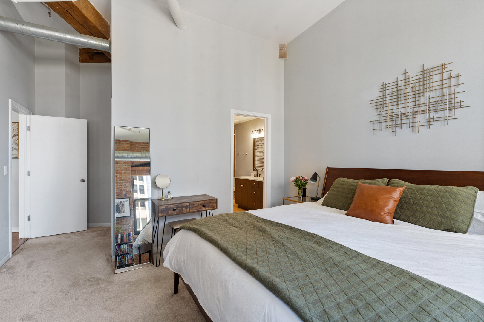 520 W Huron Street Unit: 620
