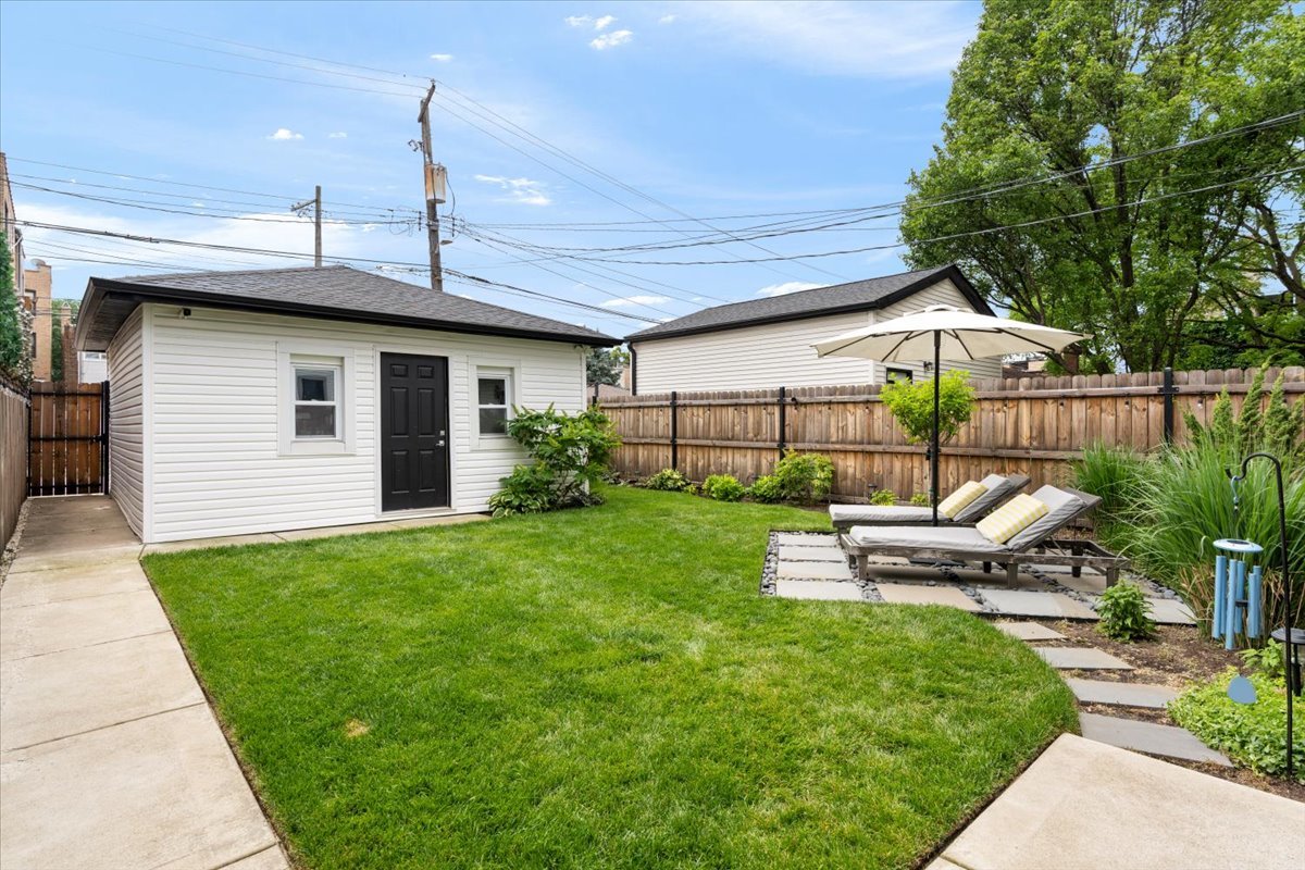 3111 W Leland Avenue