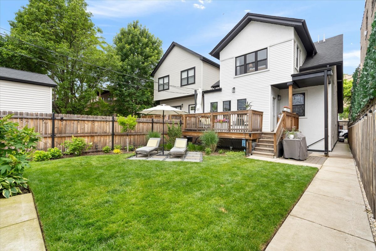 3111 W Leland Avenue