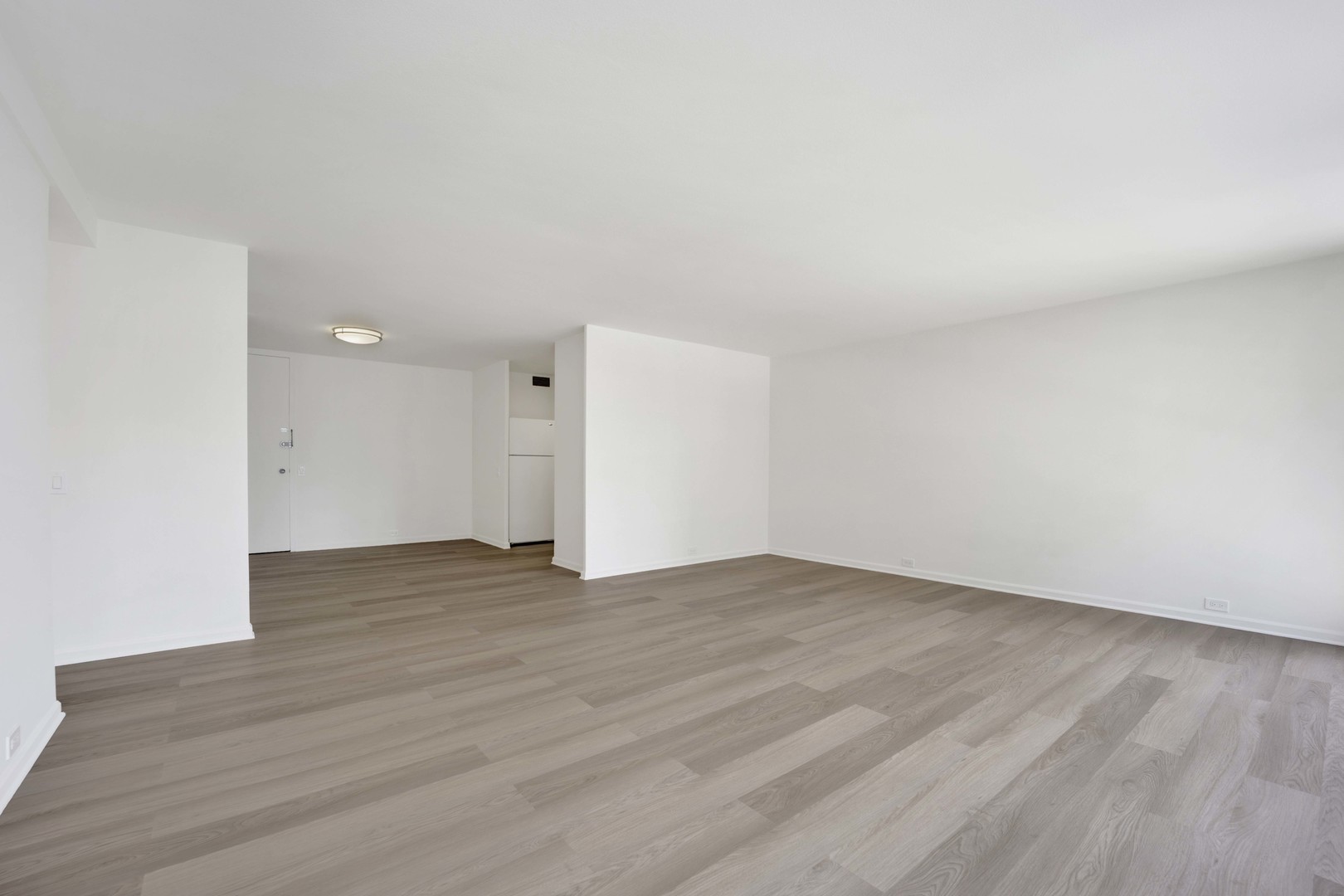 900 N Lake Shore Drive Unit: 1706