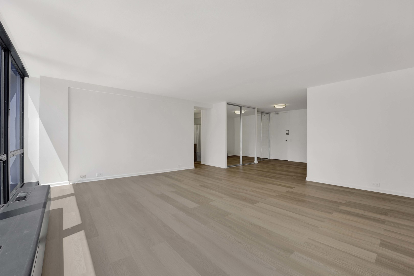 900 N Lake Shore Drive Unit: 1706