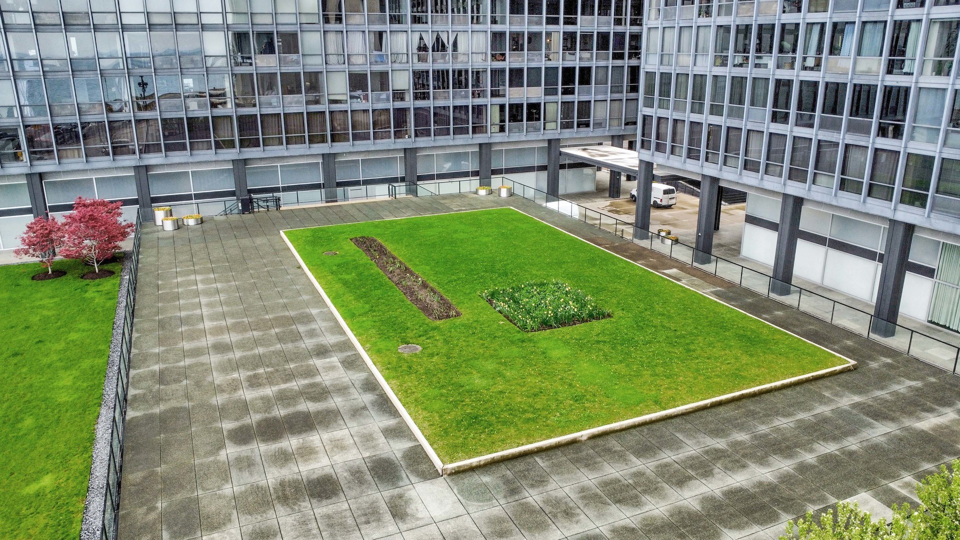 900 N Lake Shore Drive Unit: 1706