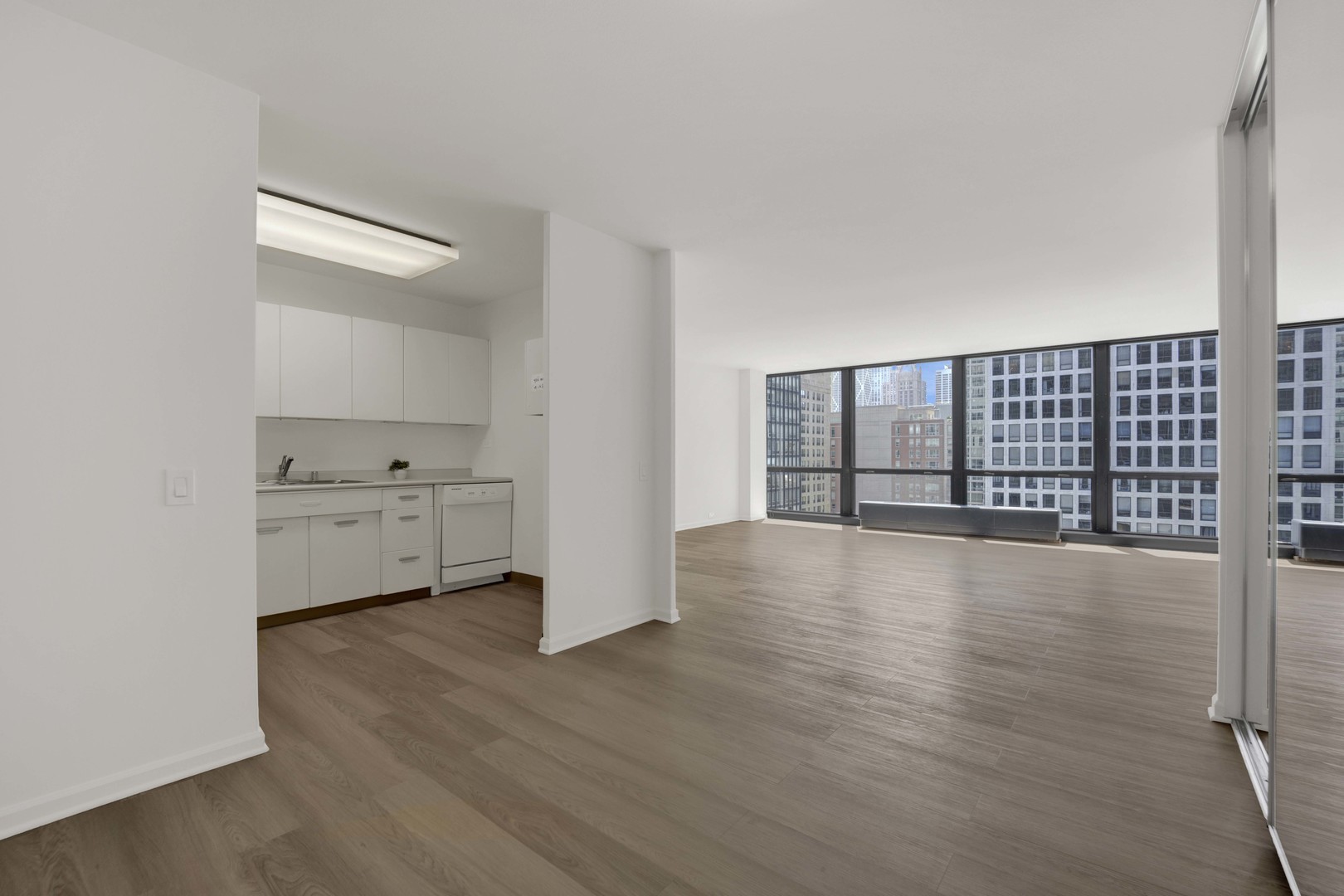 900 N Lake Shore Drive Unit: 1706