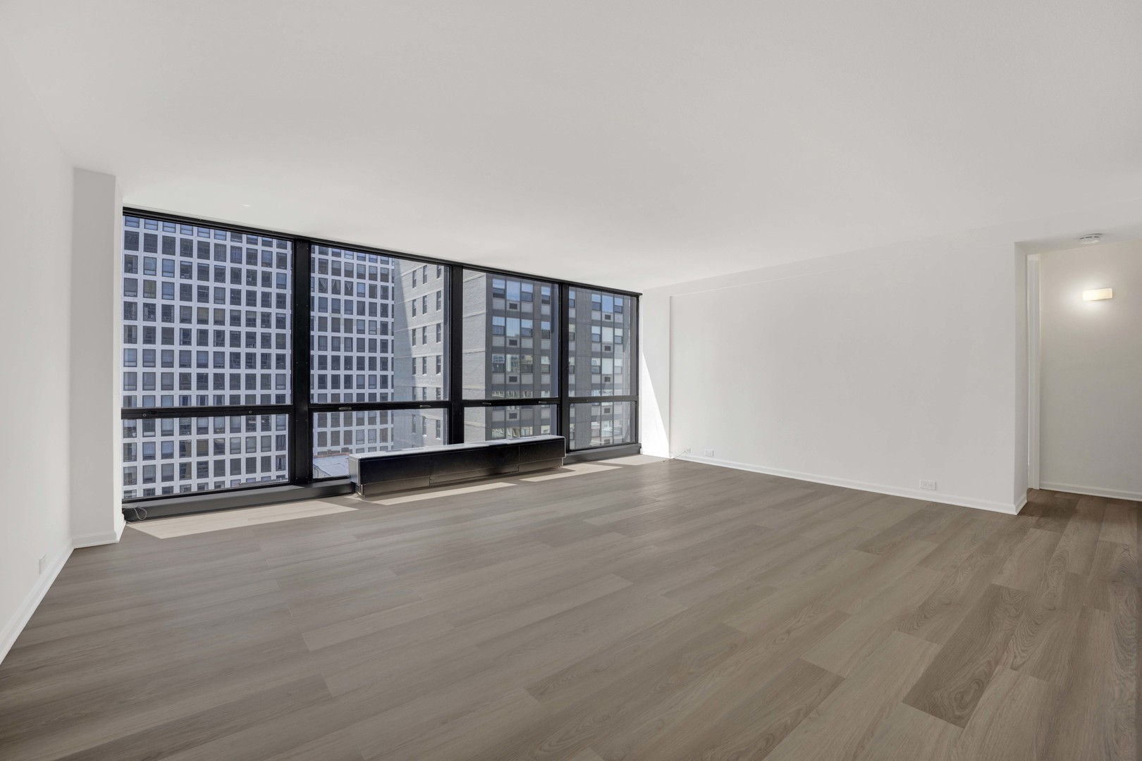 900 N Lake Shore Drive Unit: 1706