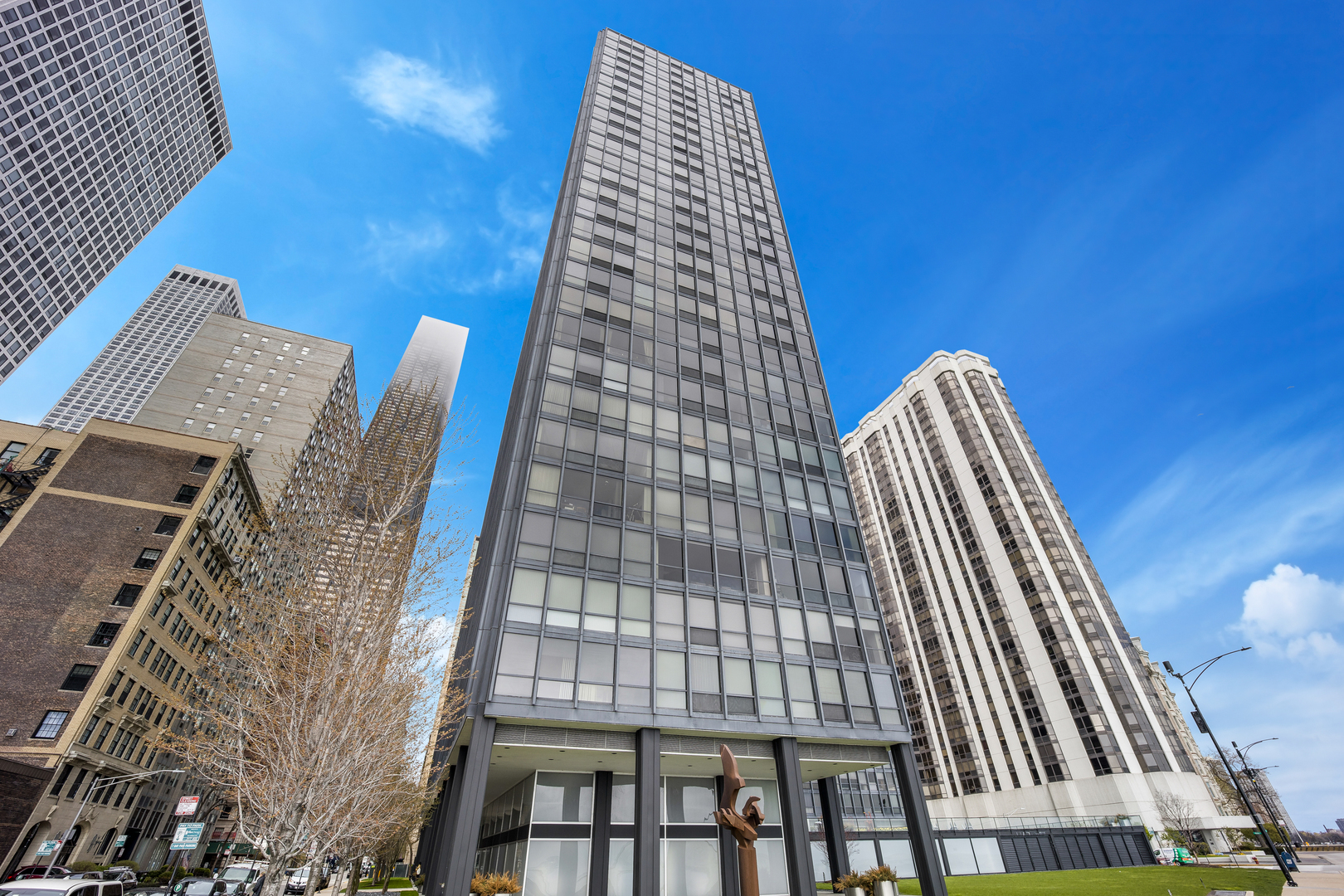 900 N Lake Shore Drive Unit: 1706