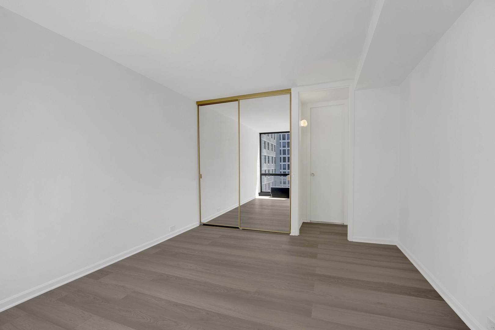 900 N Lake Shore Drive Unit: 1706