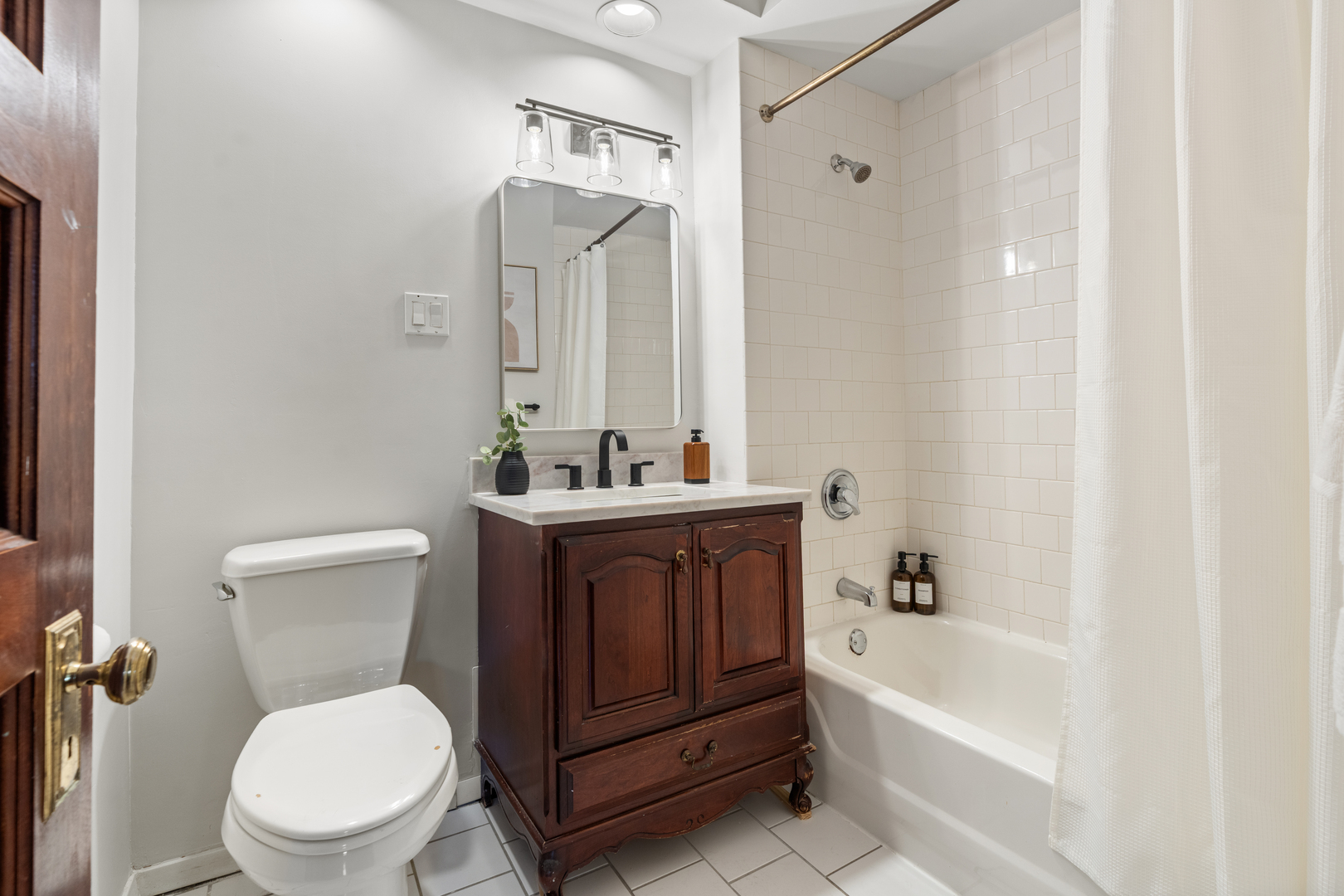 3764 N Magnolia Avenue Unit: 1