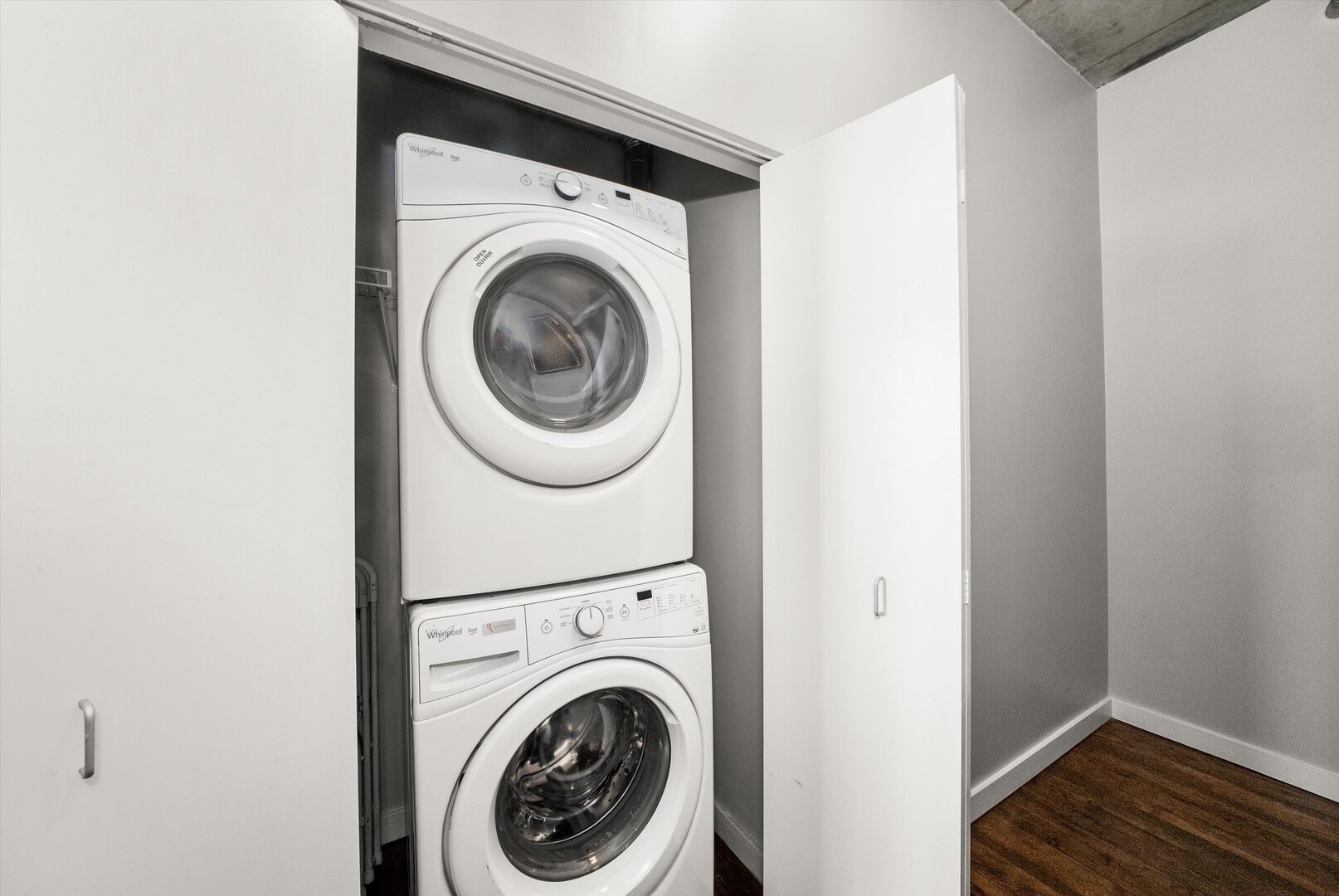 1720 S Michigan Avenue Unit: 801