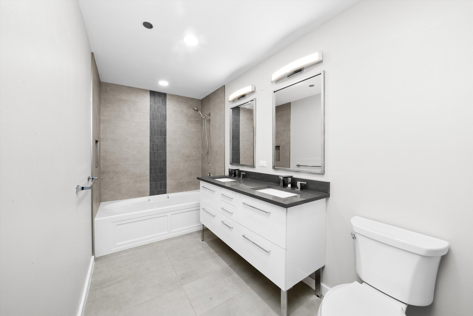 1720 S Michigan Avenue Unit: 801