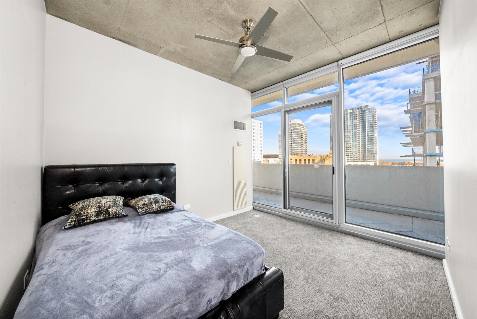 1720 S Michigan Avenue Unit: 801