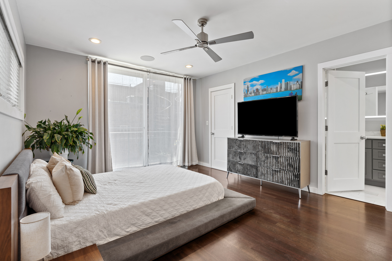 1461 W Grand Avenue Unit: 1