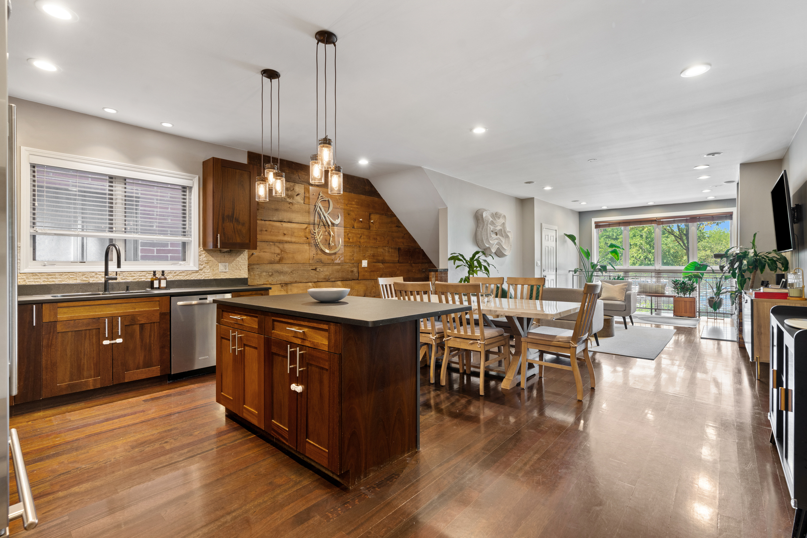 1461 W Grand Avenue Unit: 1