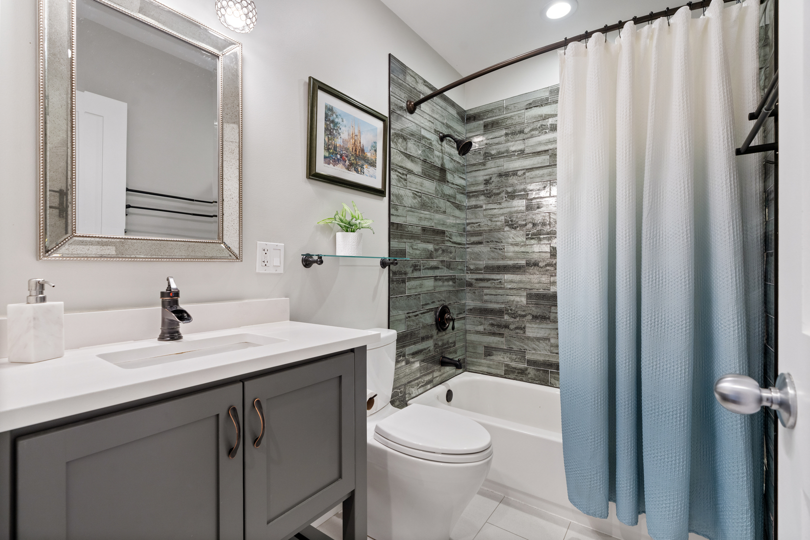 1461 W Grand Avenue Unit: 1