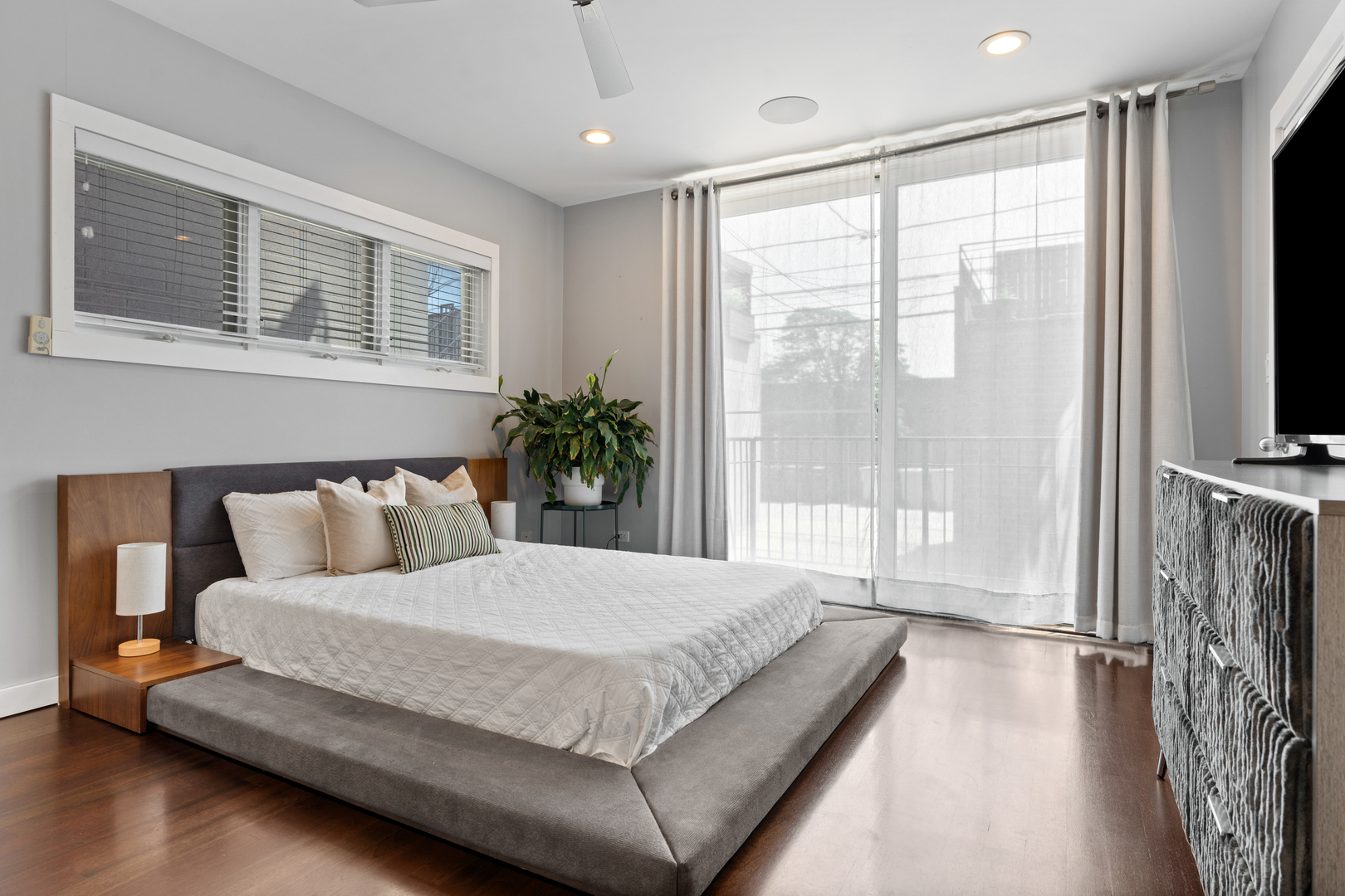 1461 W Grand Avenue Unit: 1