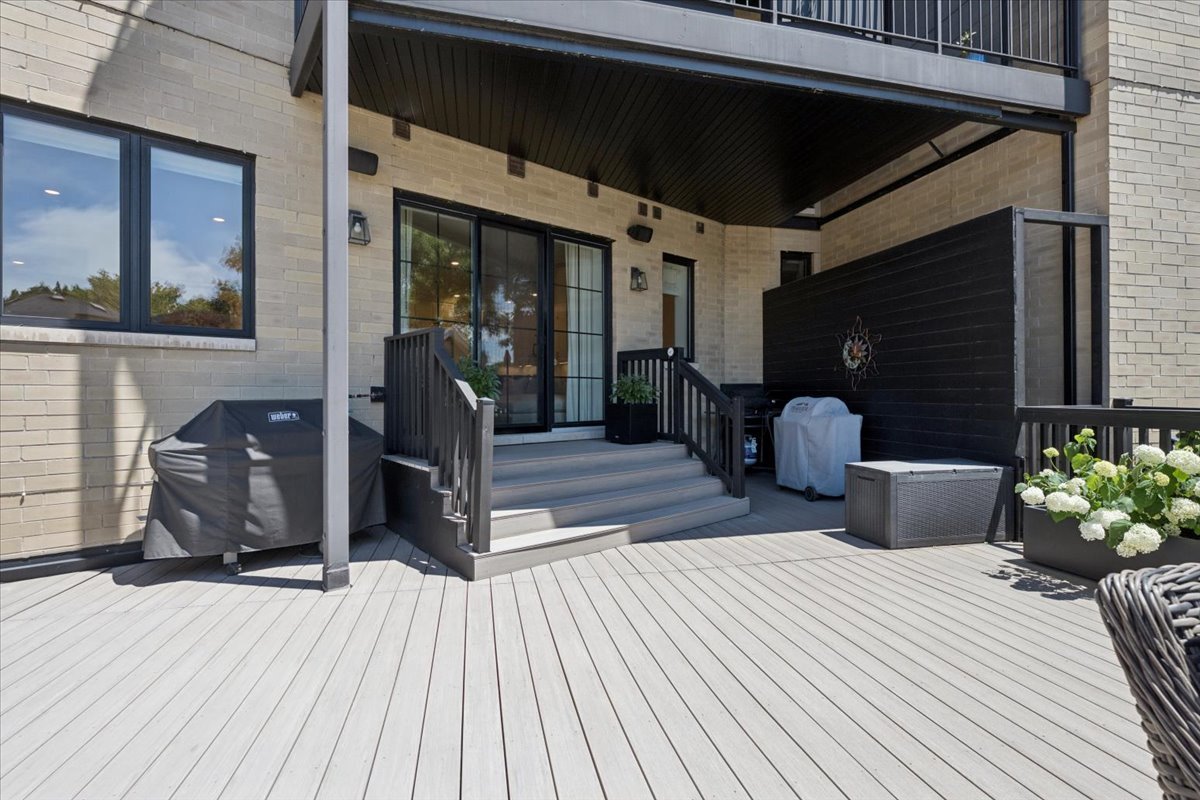 3808 N Lincoln Avenue Unit: 203