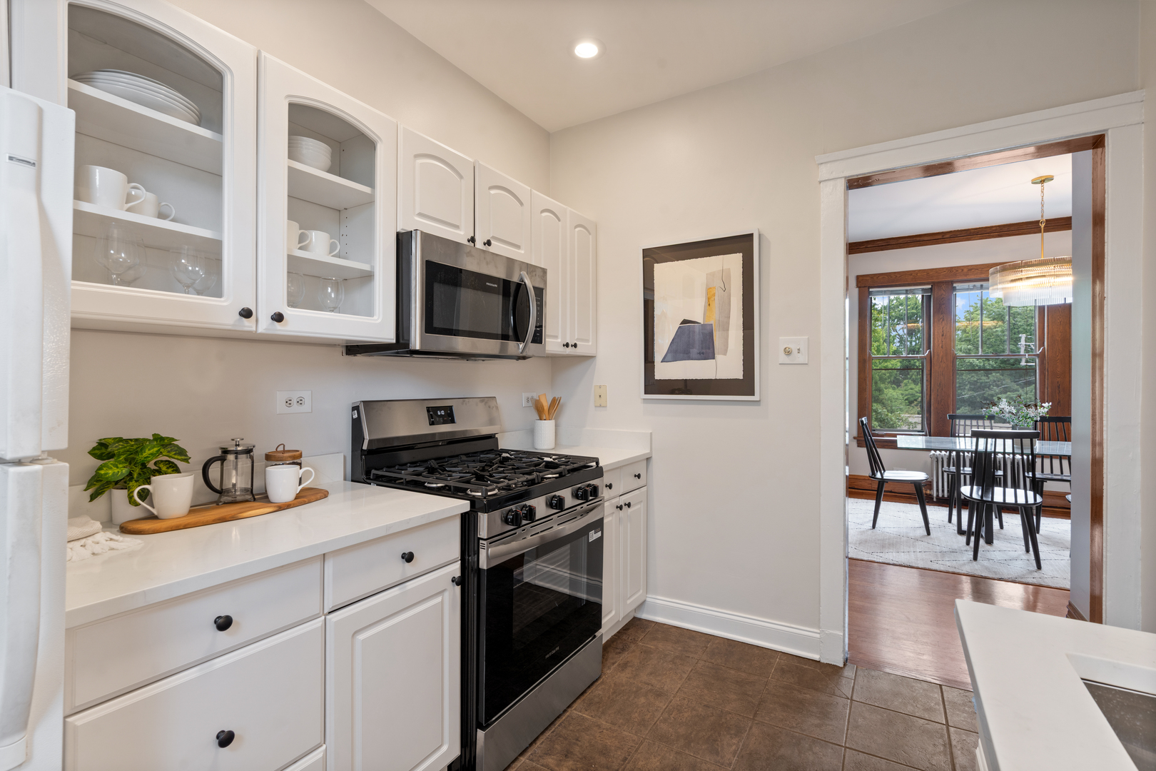 1469 W Berteau Avenue Unit: 303