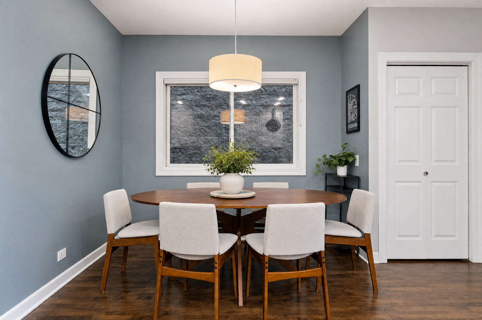 2039 W Crystal Street Unit: 2