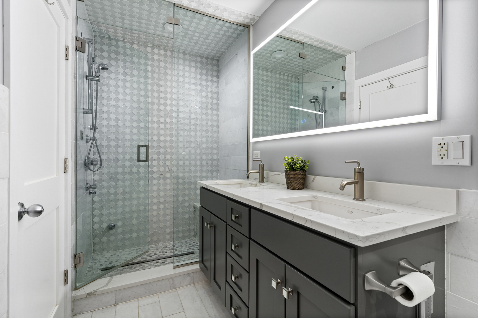 1461 W Grand Avenue Unit: 1