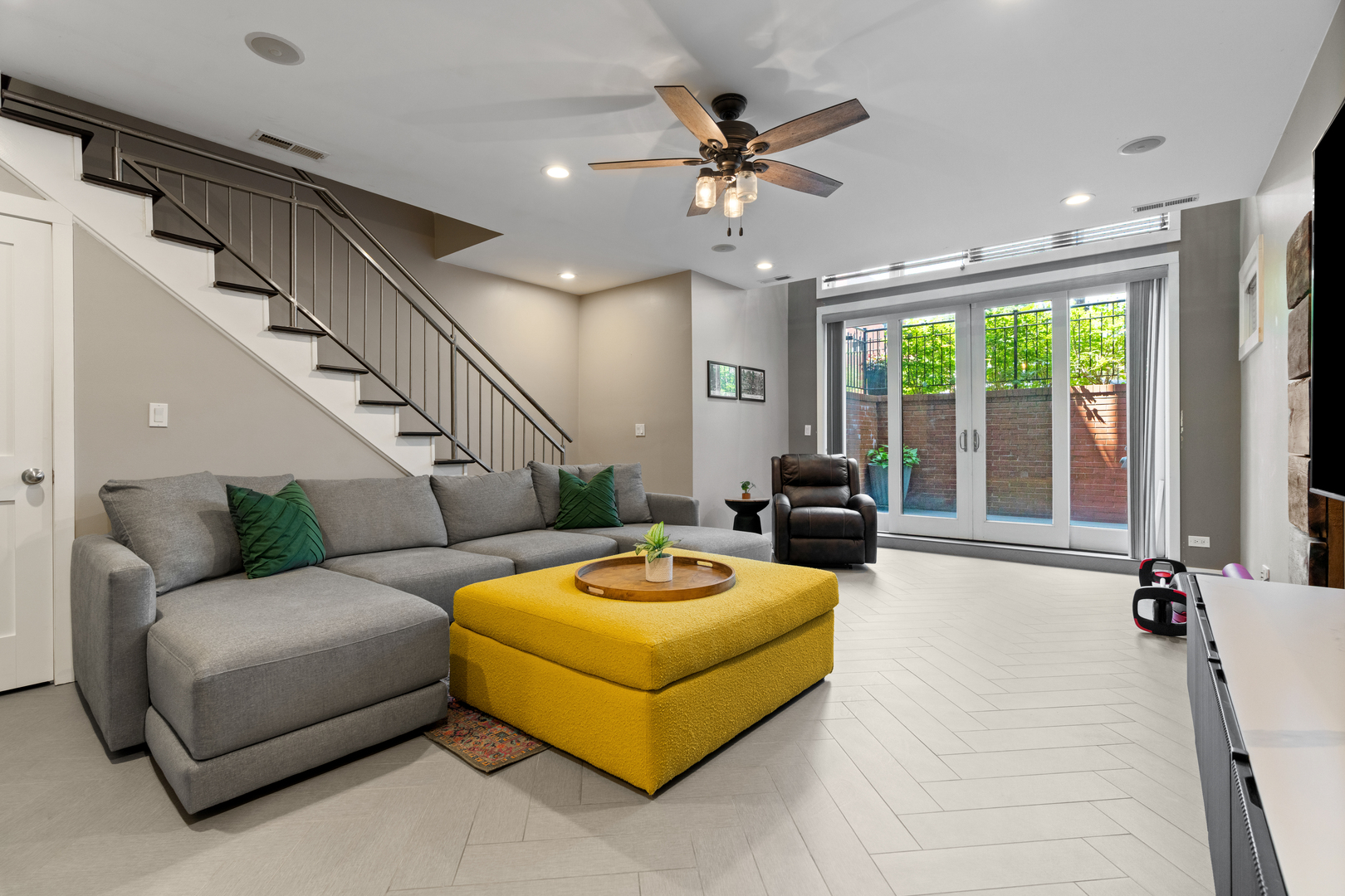 1461 W Grand Avenue Unit: 1