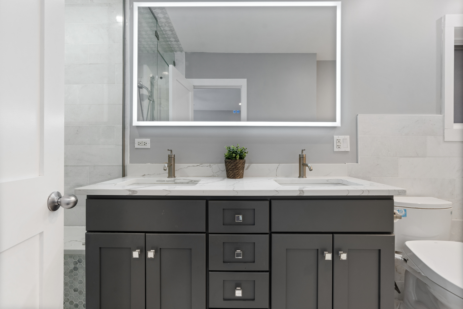 1461 W Grand Avenue Unit: 1