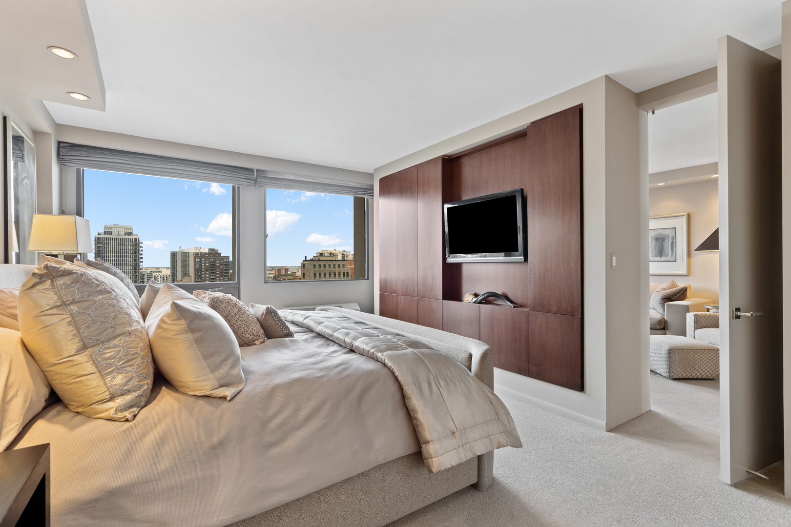 1240 N Lake Shore Drive Unit: 22A