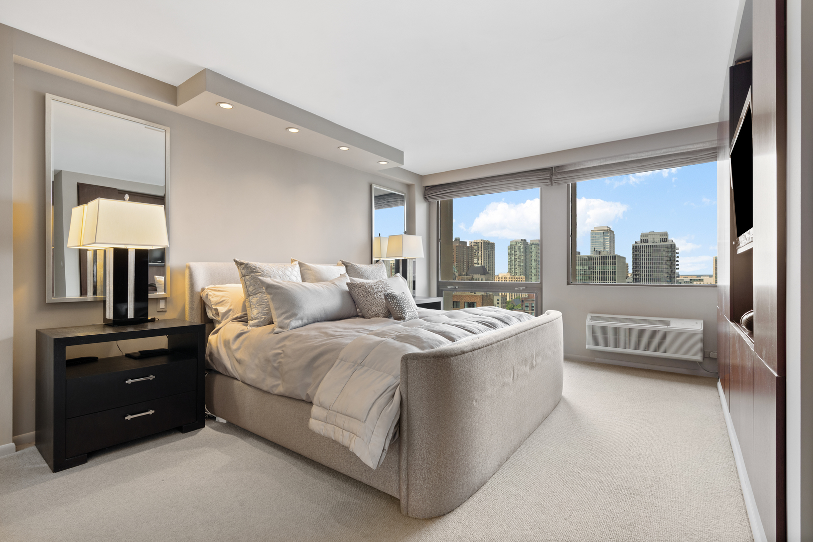 1240 N Lake Shore Drive Unit: 22A
