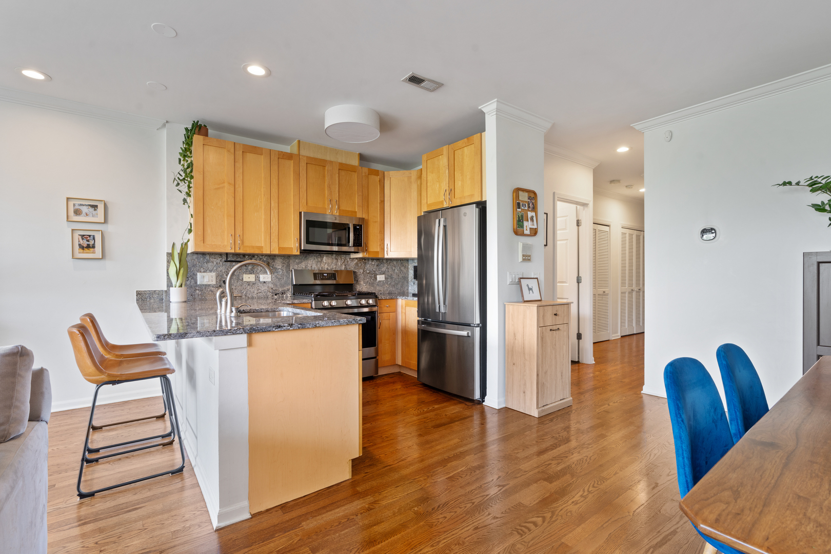 934 W Cuyler Avenue Unit: 3D