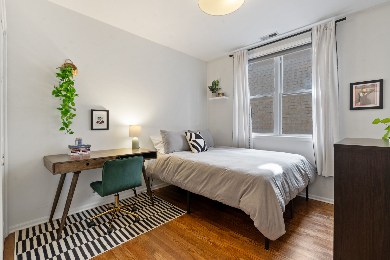 934 W Cuyler Avenue Unit: 3D