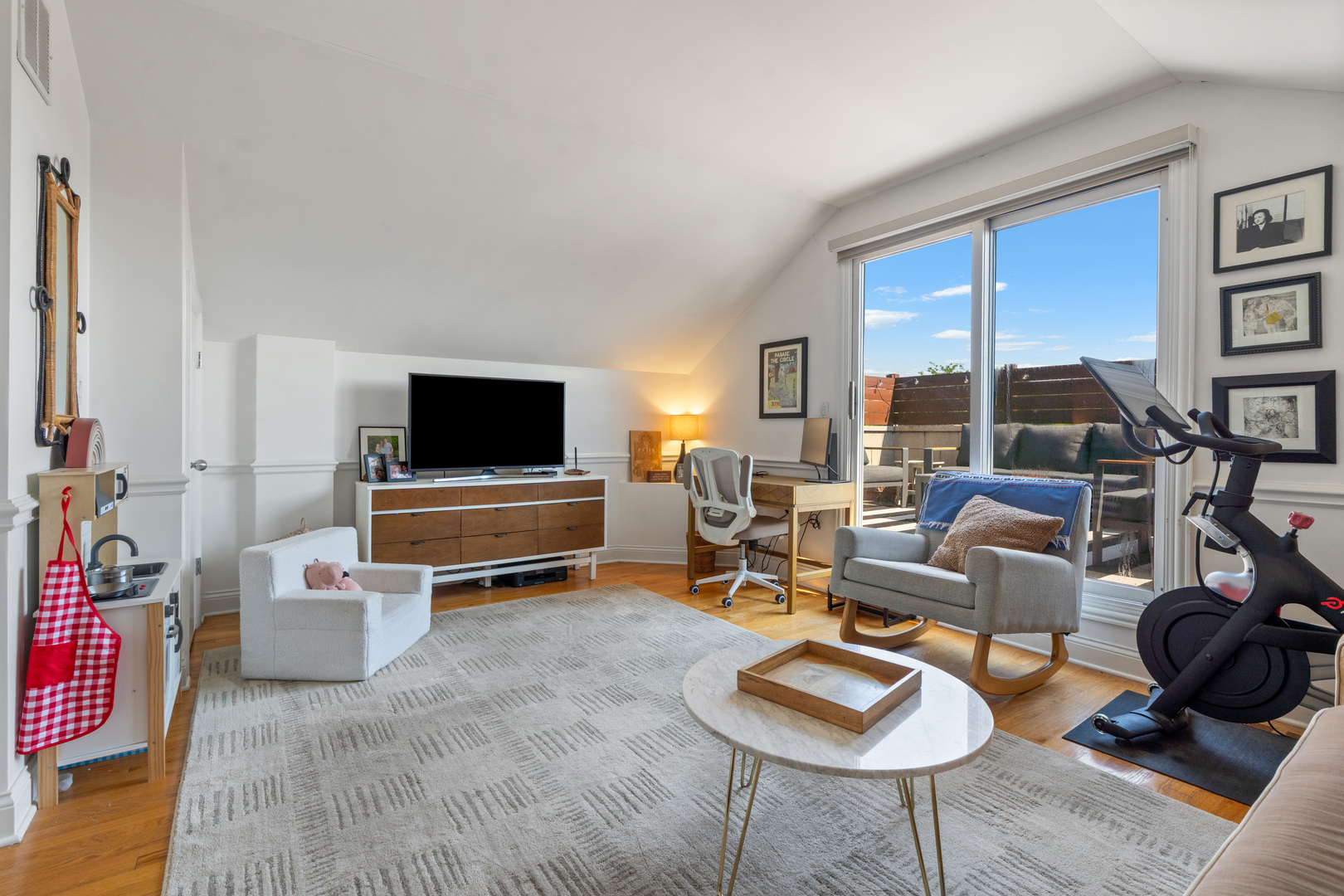 1947 W Erie Street Unit: 3