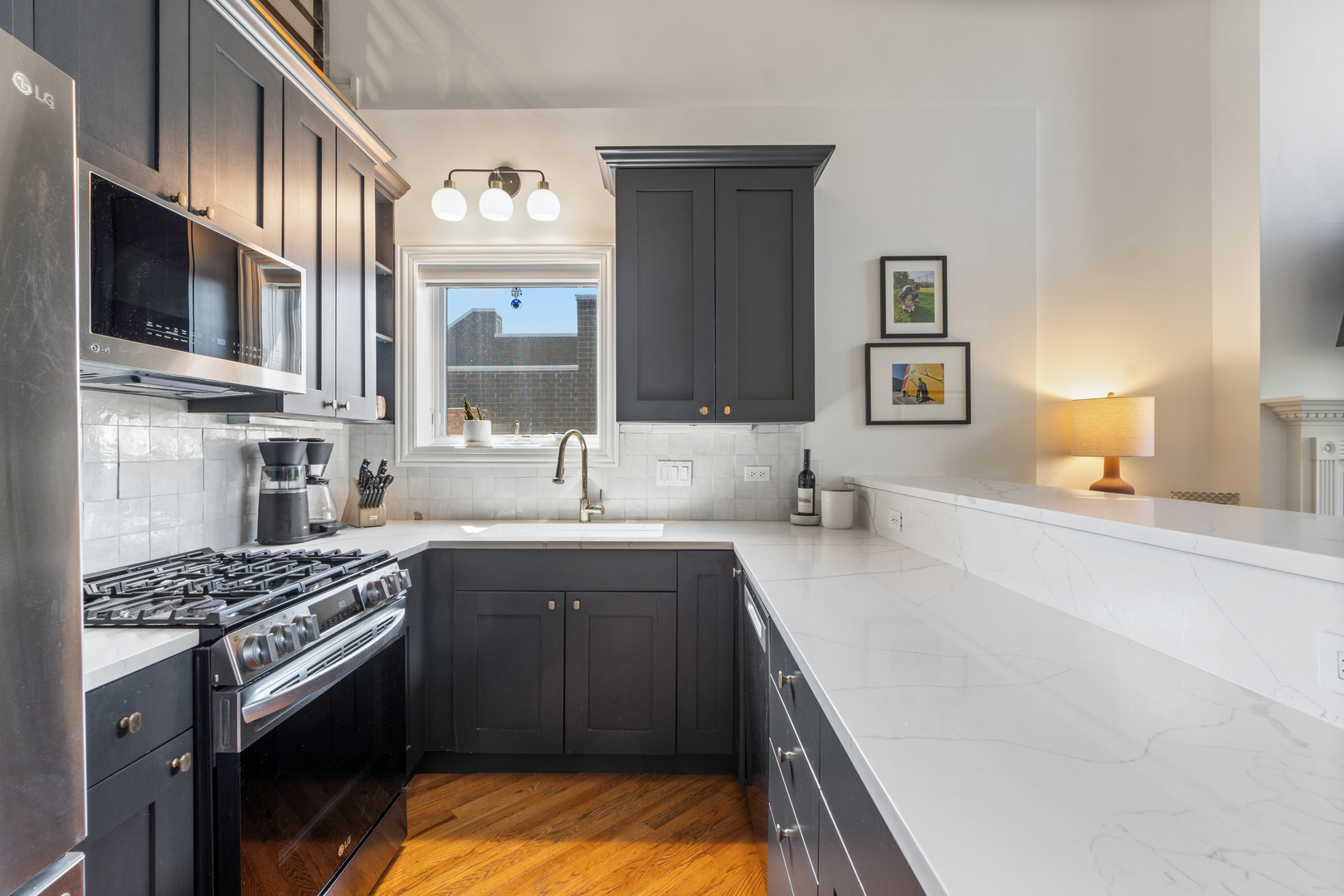 1947 W Erie Street Unit: 3